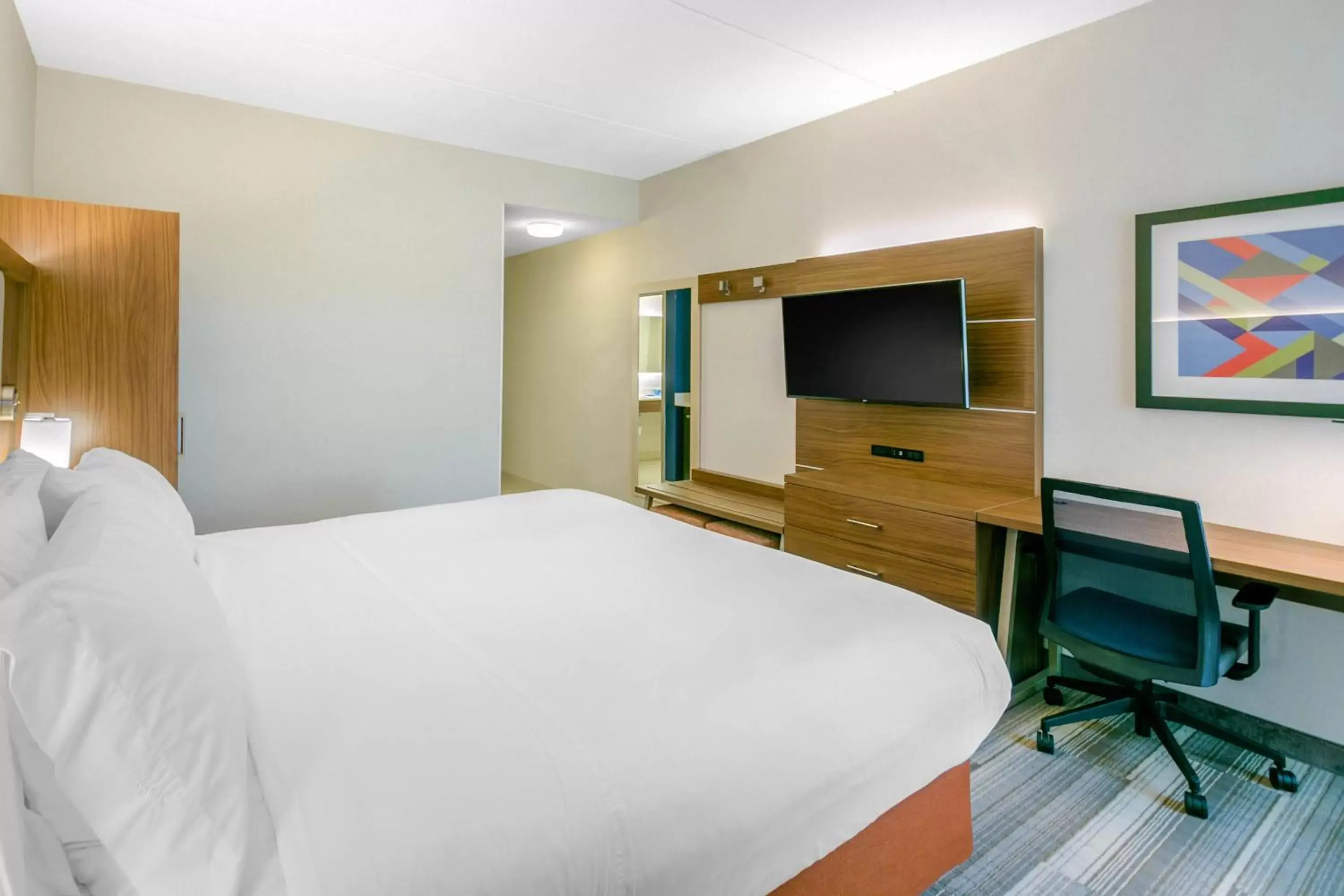 Photo of the whole room, Bed in Holiday Inn Express Mount Arlington, an IHG Hotel
