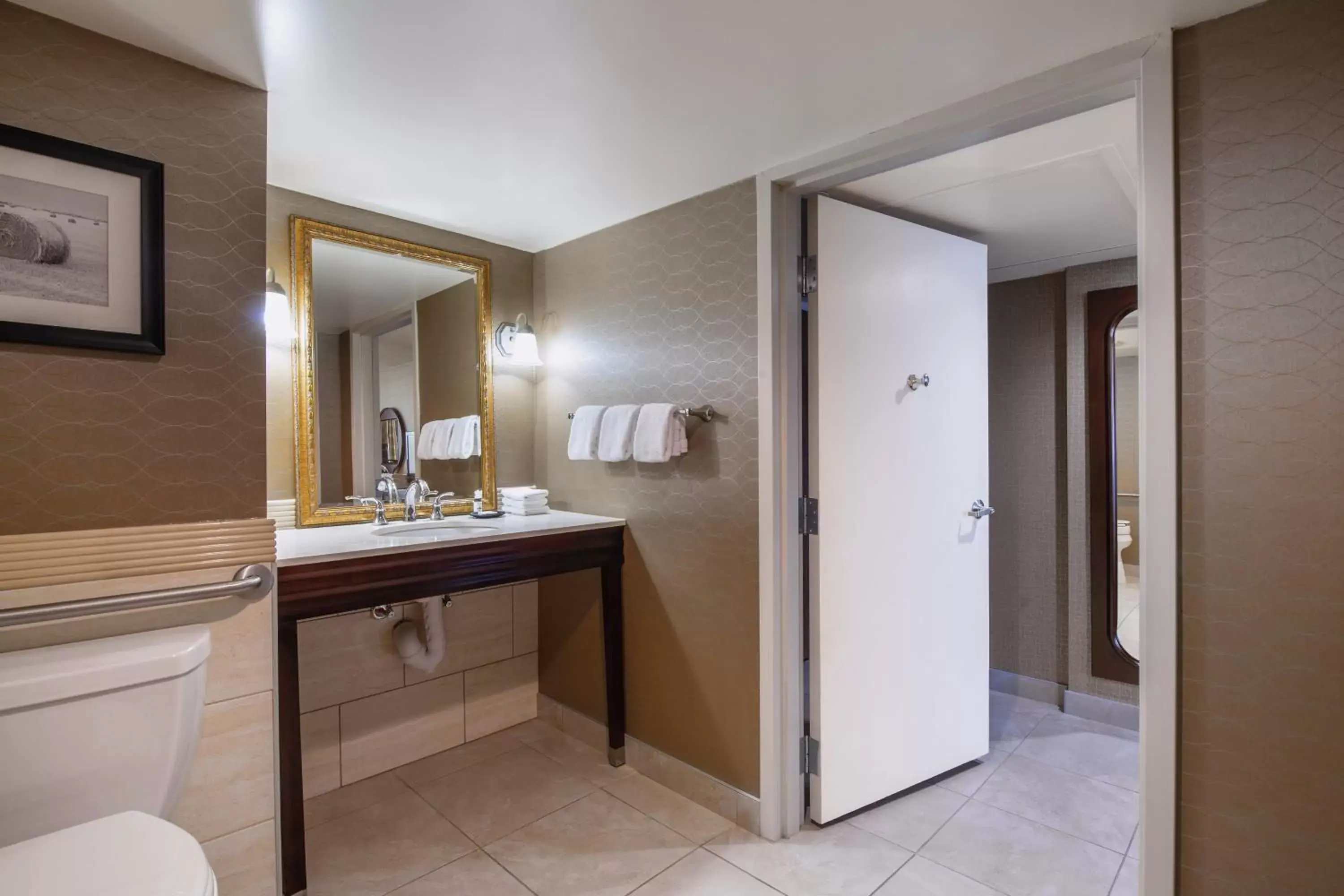 Photo of the whole room, Bathroom in Red Deer Resort & Casino