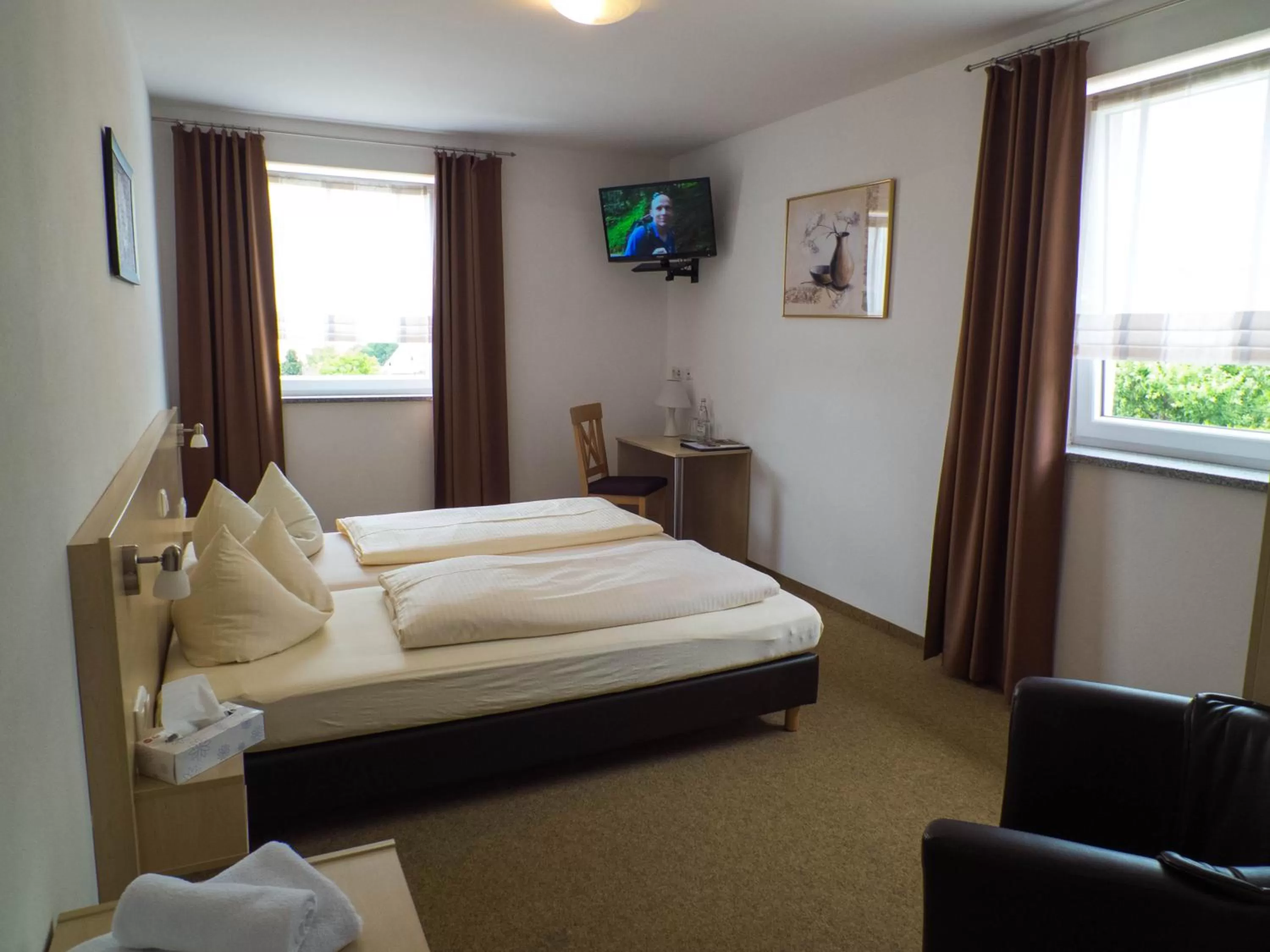 Bedroom, Bed in Hotel - Gasthof Erber