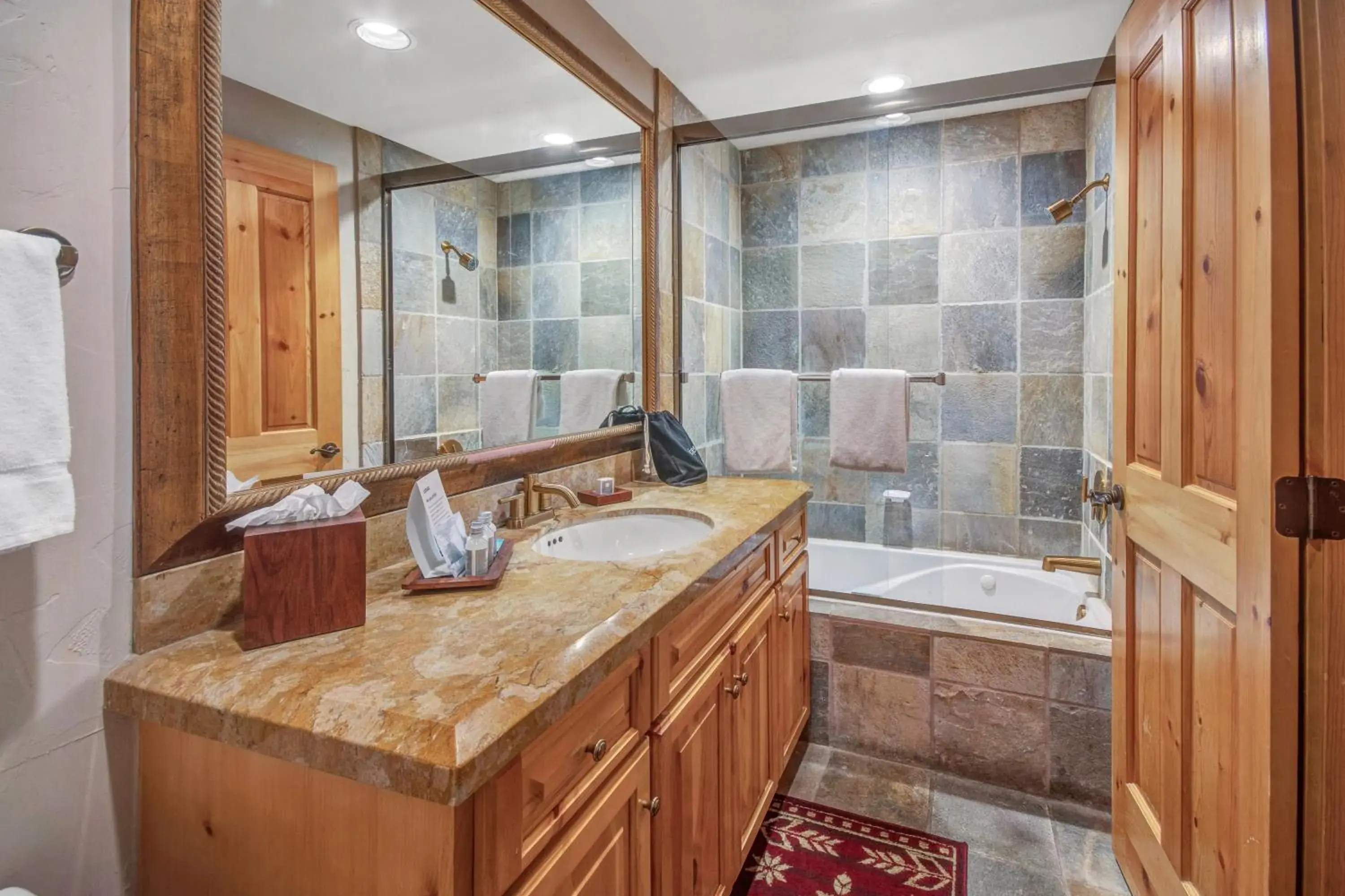 Bathroom in Mountain Lodge at Telluride