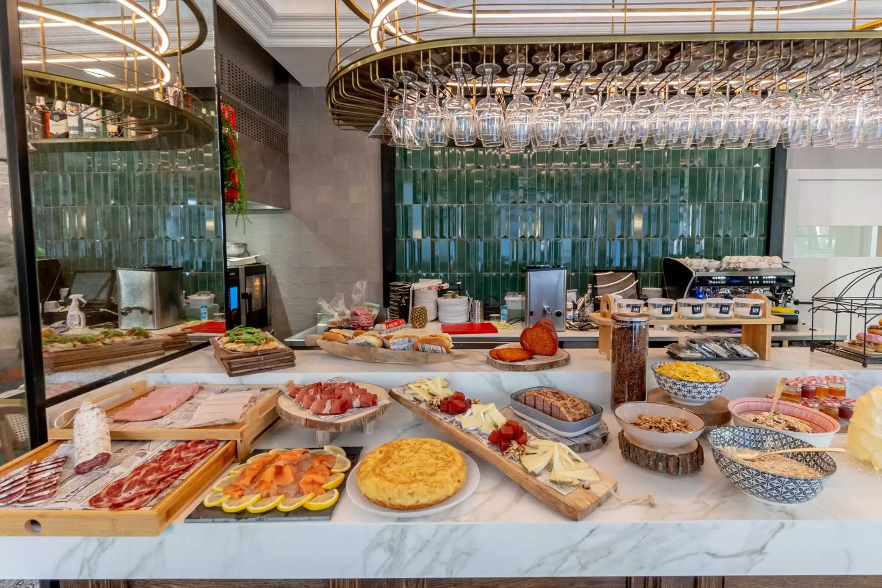 Breakfast in L&H Gran Vía Valencia