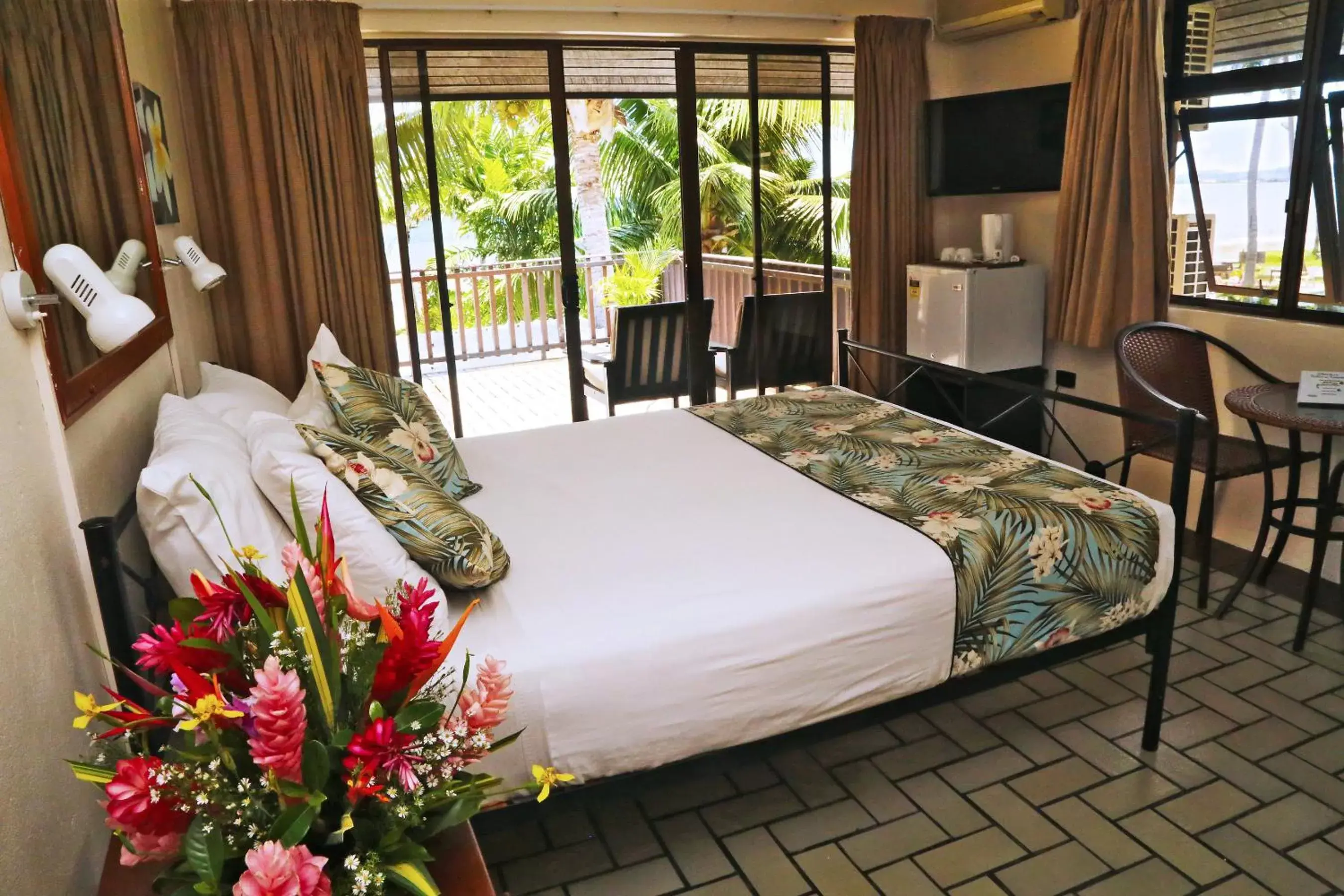 Superior Double Room with Sea View in Aquarius On The Beach