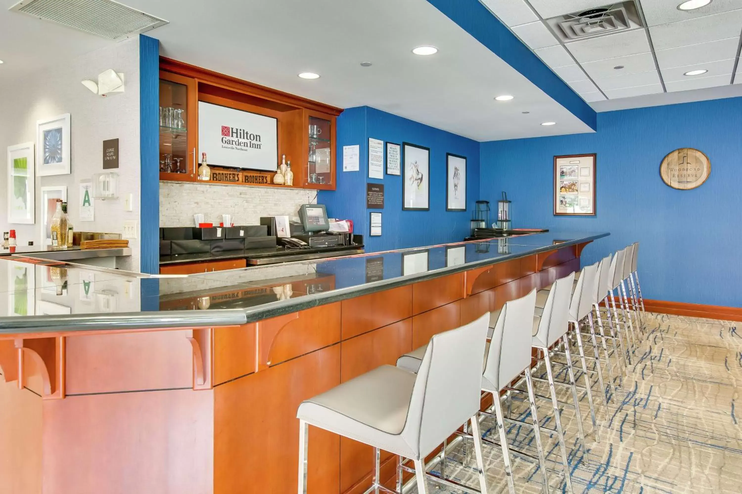 Lounge or bar in Hilton Garden Inn Louisville-Northeast