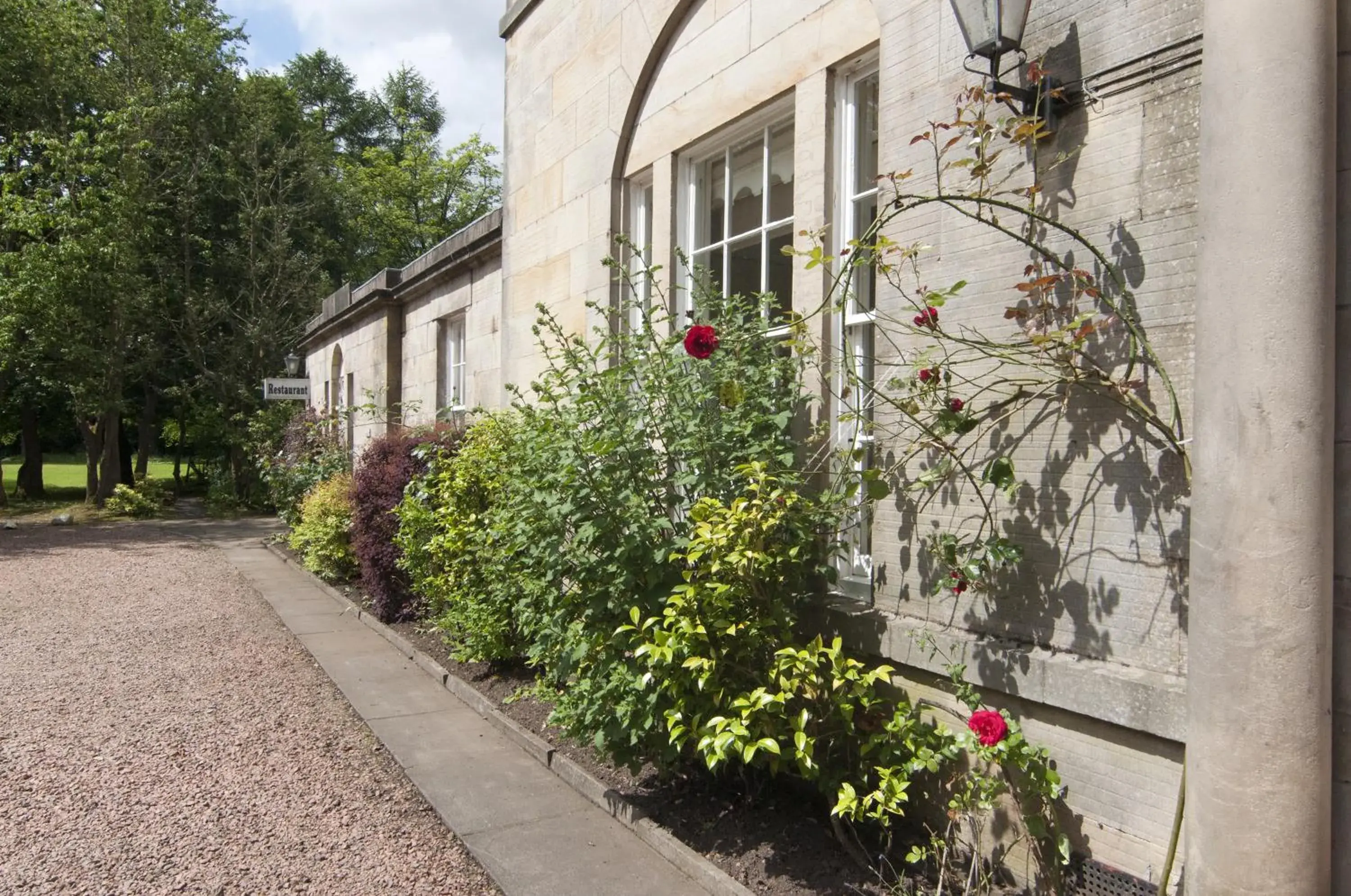 Garden, Property Building in Bankton House Hotel