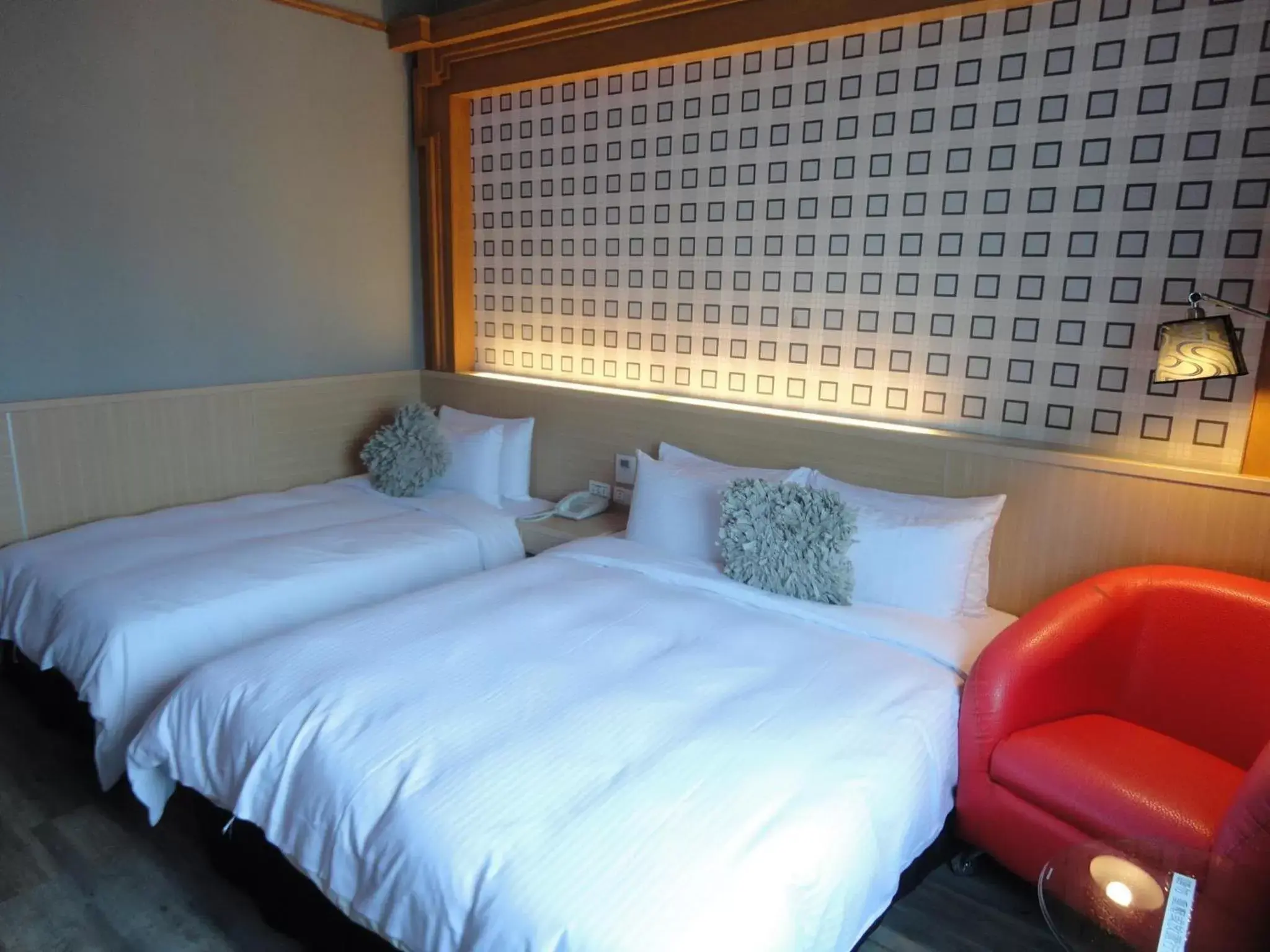 Photo of the whole room, Bed in Royal Hotel