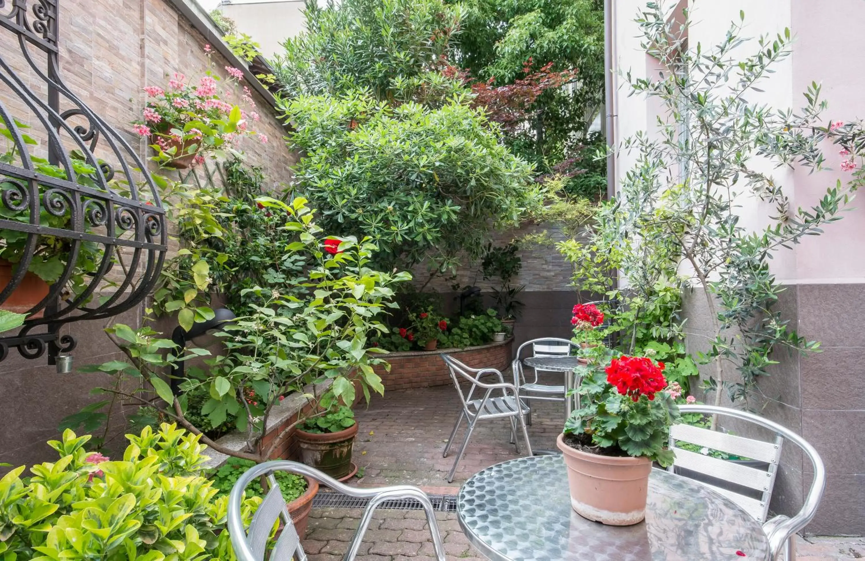 Patio in Hotel Vittoria