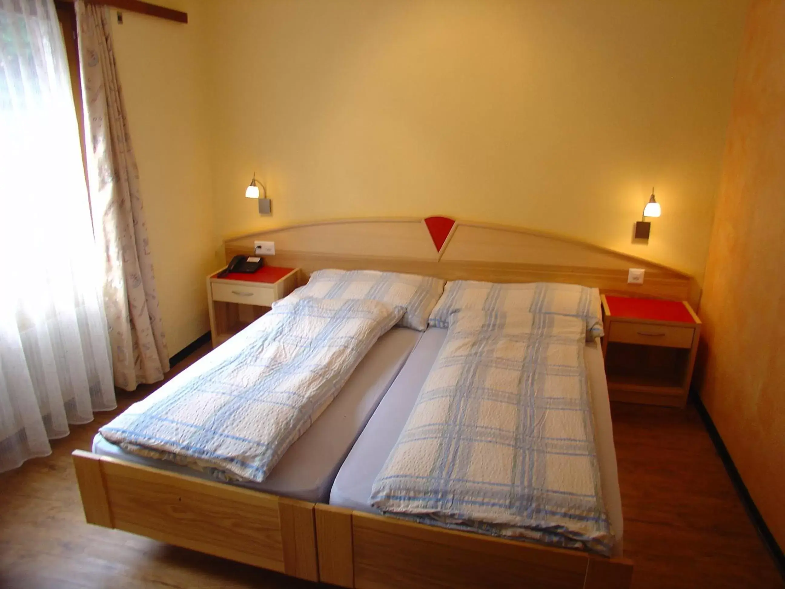 Basic Double Room in Hotel Europa Guest House