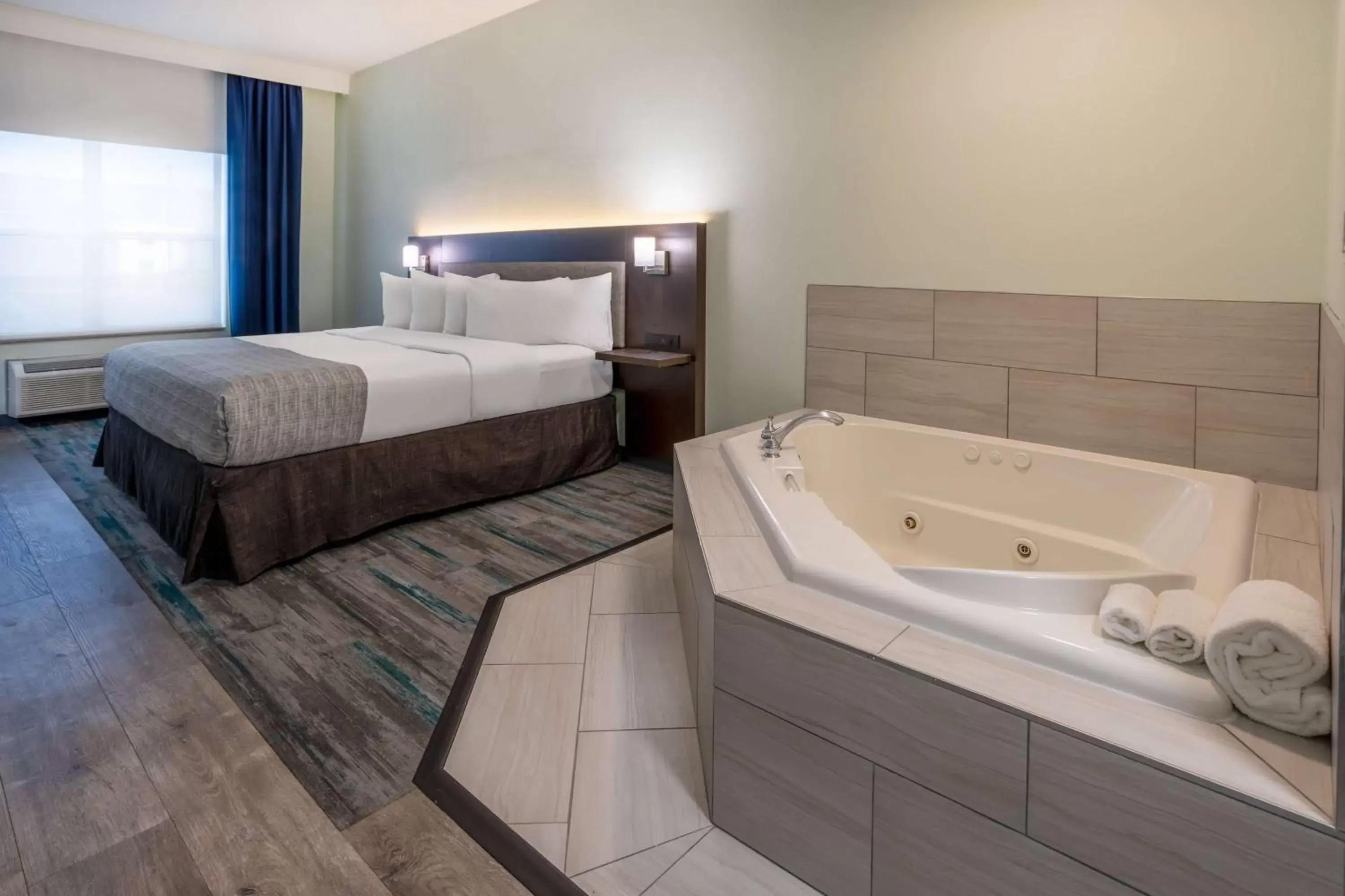 Bed in Wingate by Wyndham Waldorf - Washington DC Area