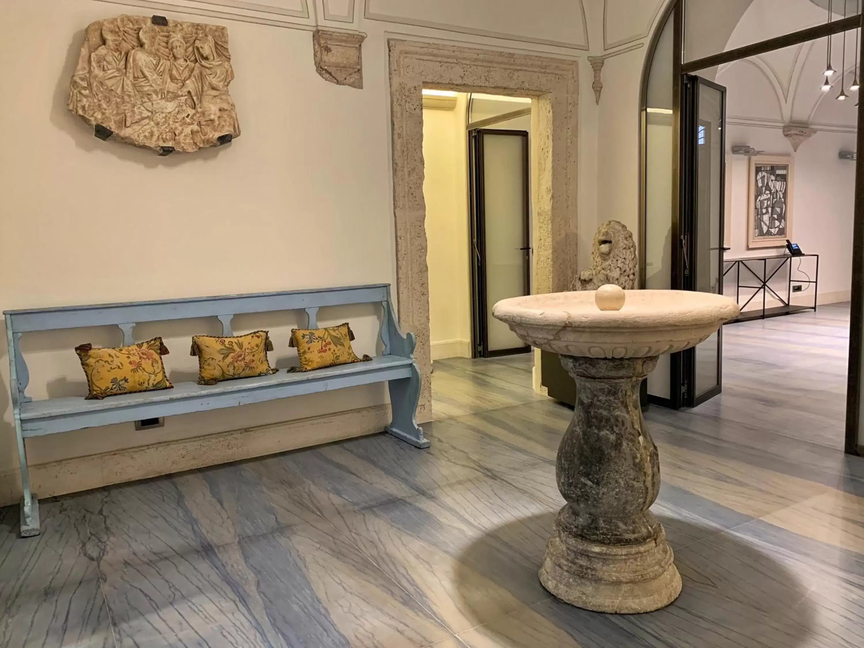 Communal lounge/ TV room, Bathroom in Palazzo Delle Pietre - Luxury Apartments