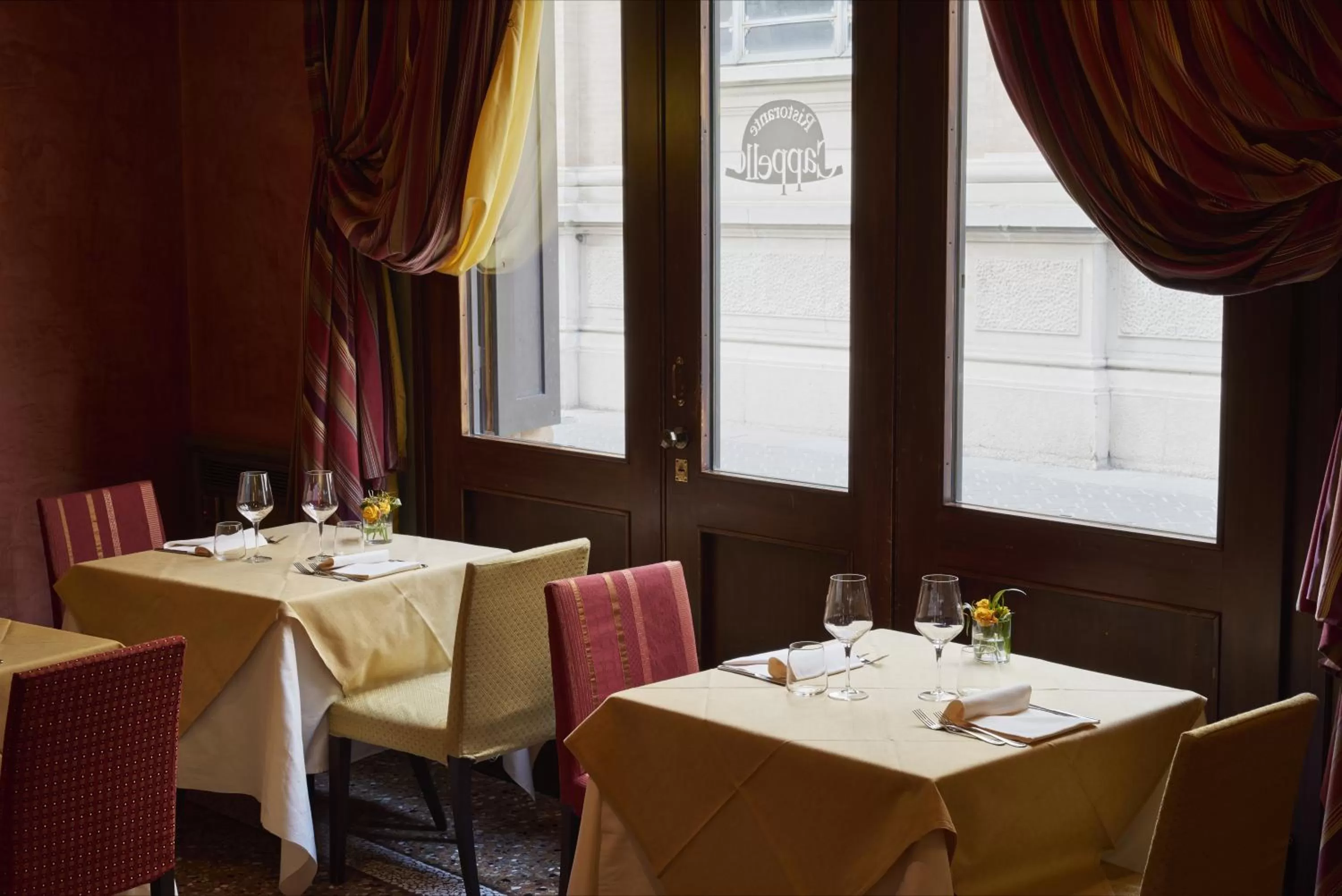 Restaurant/places to eat in Albergo Cappello