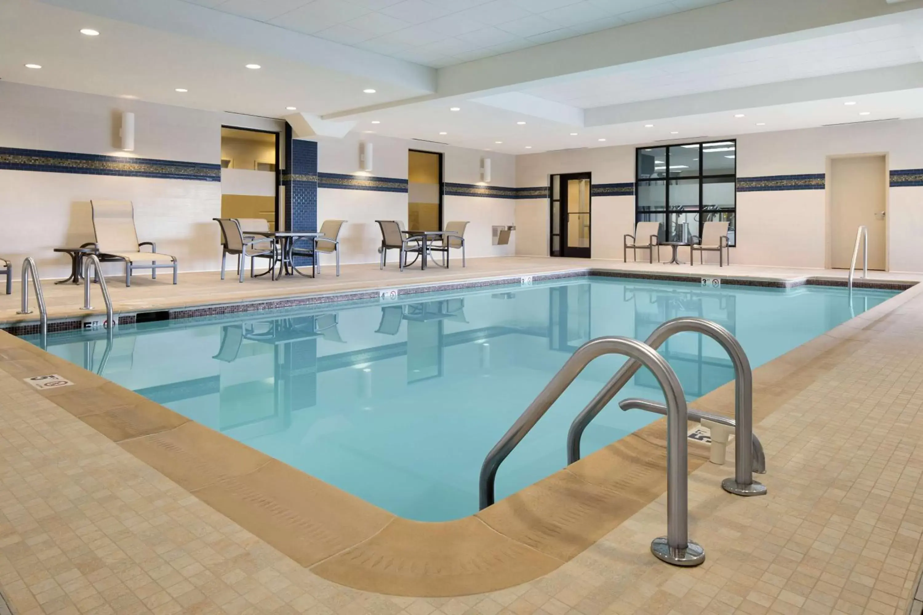 Pool view, Swimming Pool in Hampton Inn & Suites Aberdeen/APG South