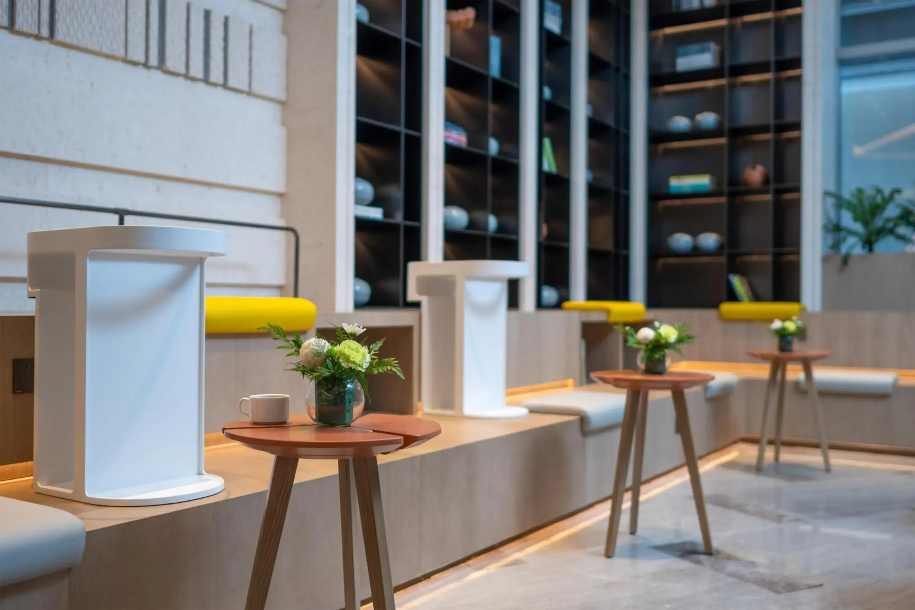 Seating area in EVEN Hotels Shenzhen Guangming Cloud Park, an IHG Hotel