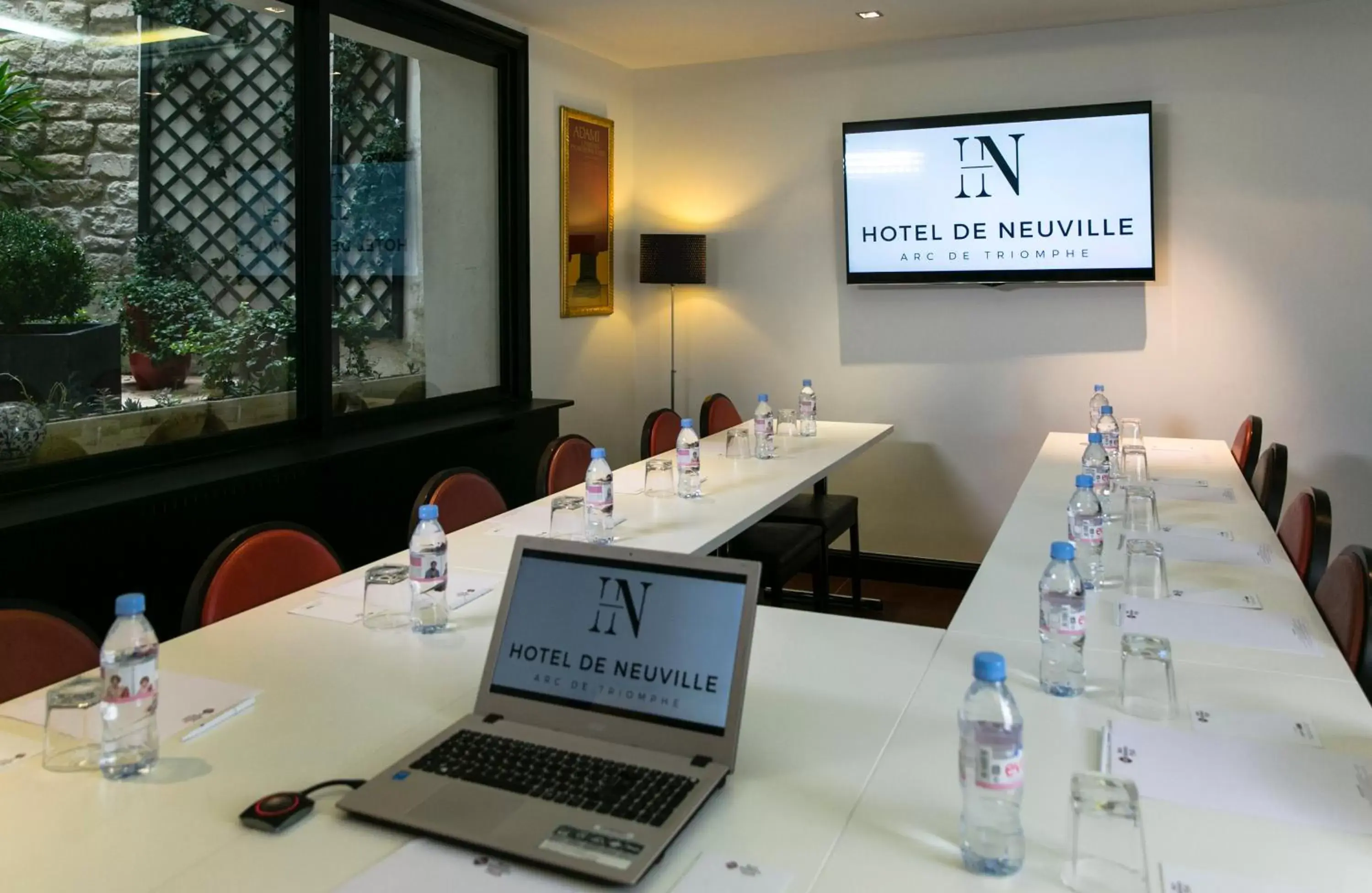 Meeting/conference room in Hotel de Neuville Arc de Triomphe