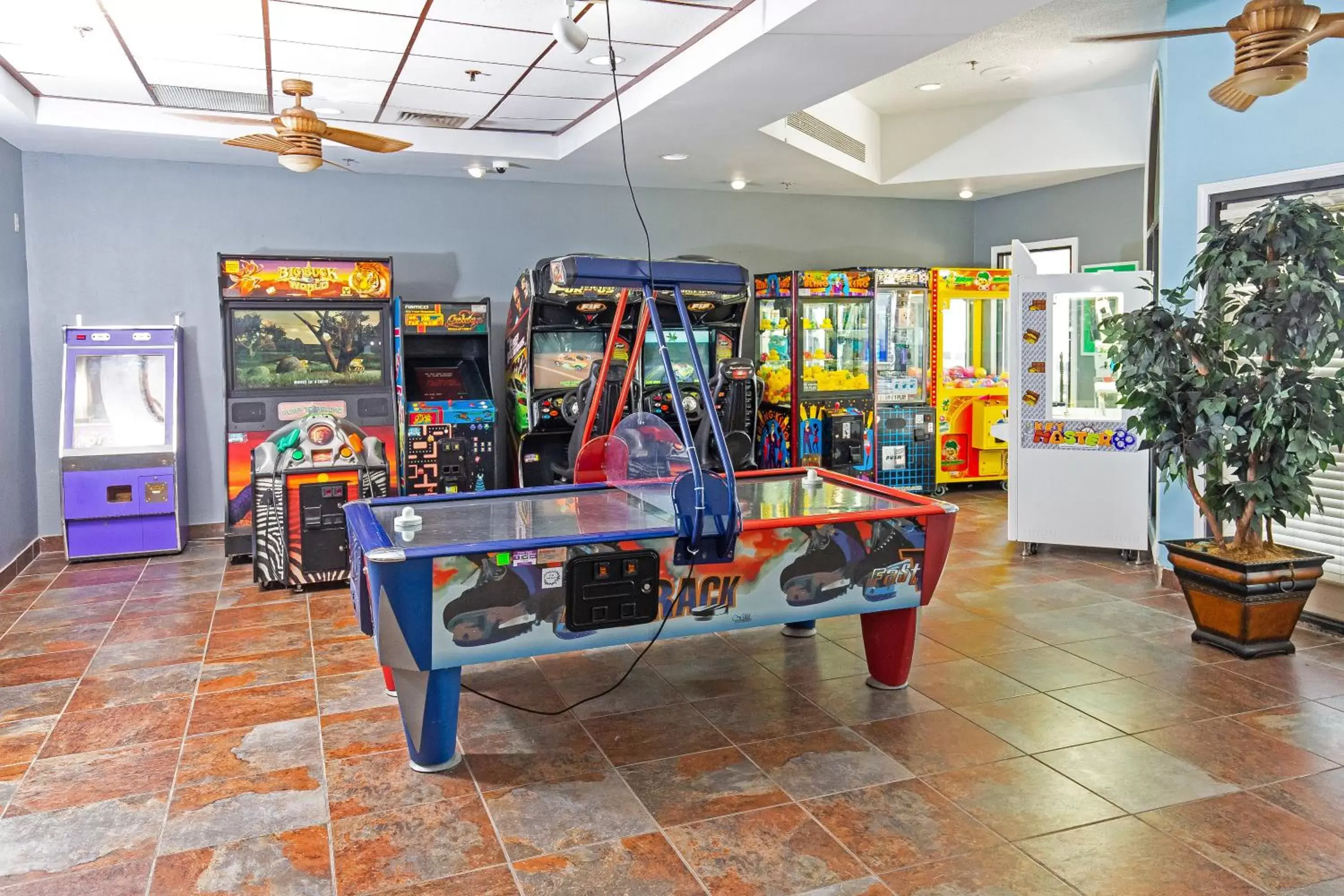 Game Room, Casino in Beach Vacation Condos South