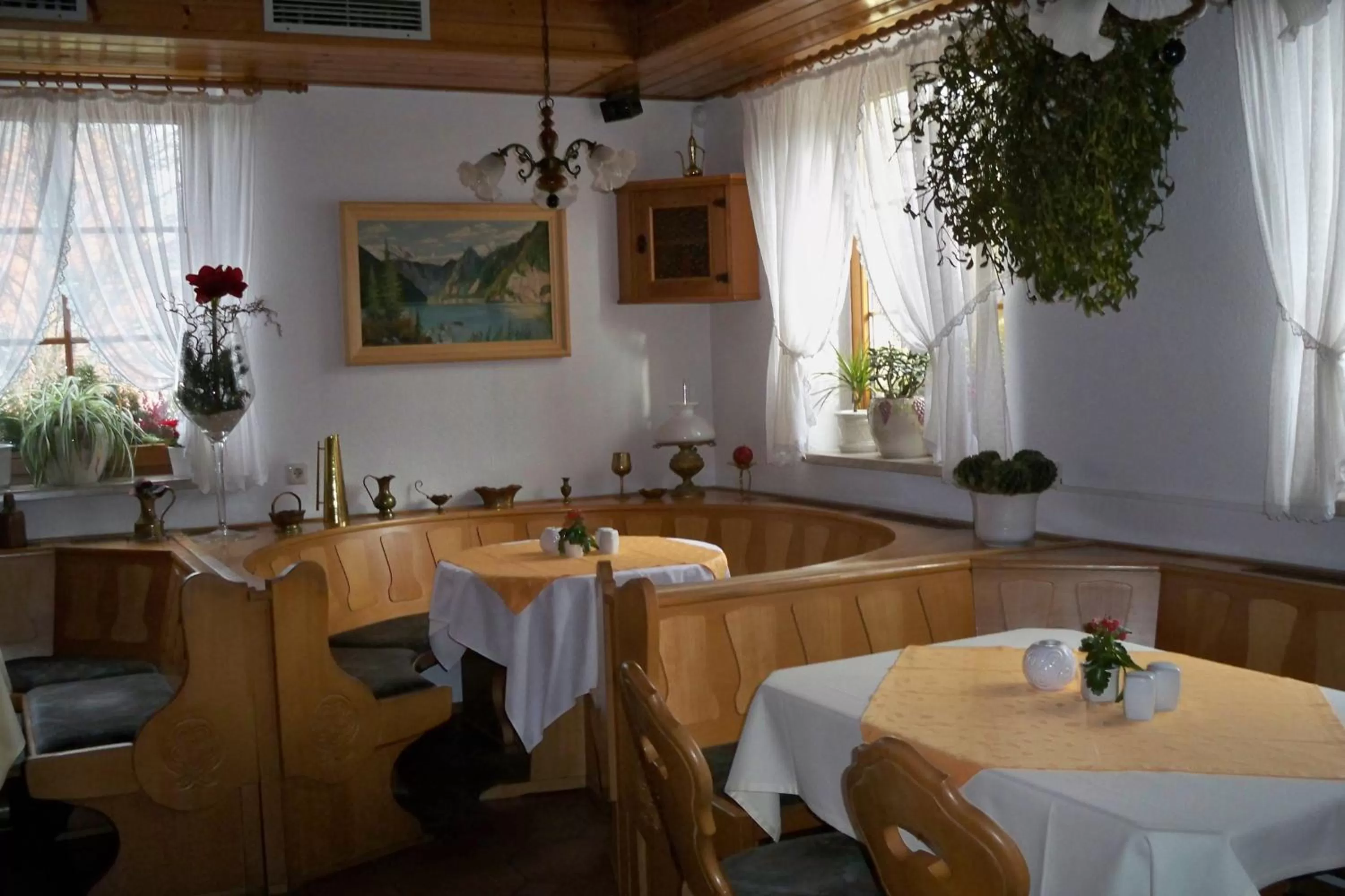 Restaurant/places to eat in Gasthof zum Döhlerwald