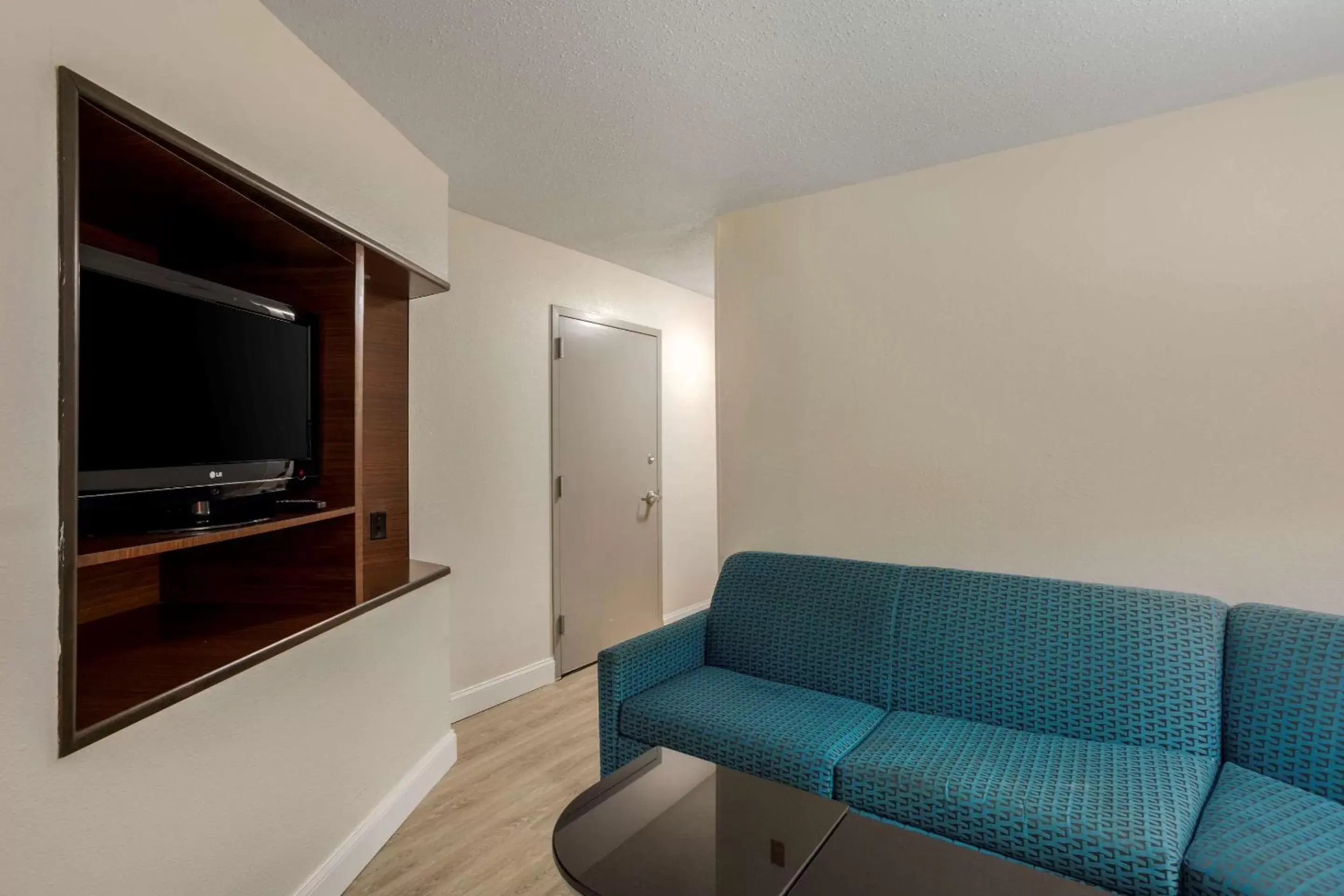 Bedroom, Seating Area in Comfort Inn & Suites Mt Laurel - Philadelphia