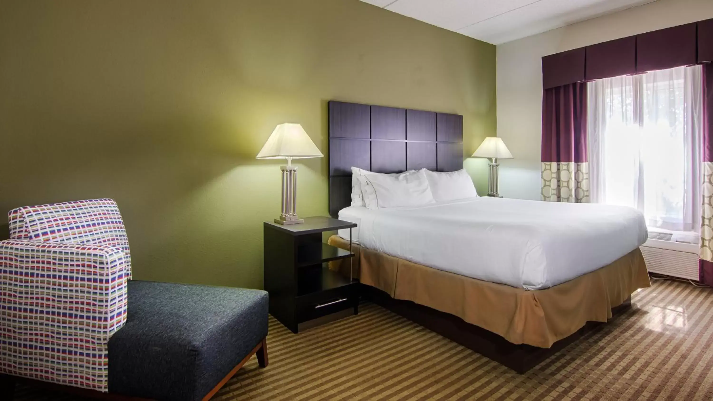 Photo of the whole room, Bed in Holiday Inn Express Hotel & Suites Mooresville - Lake Norman, an IHG Hotel