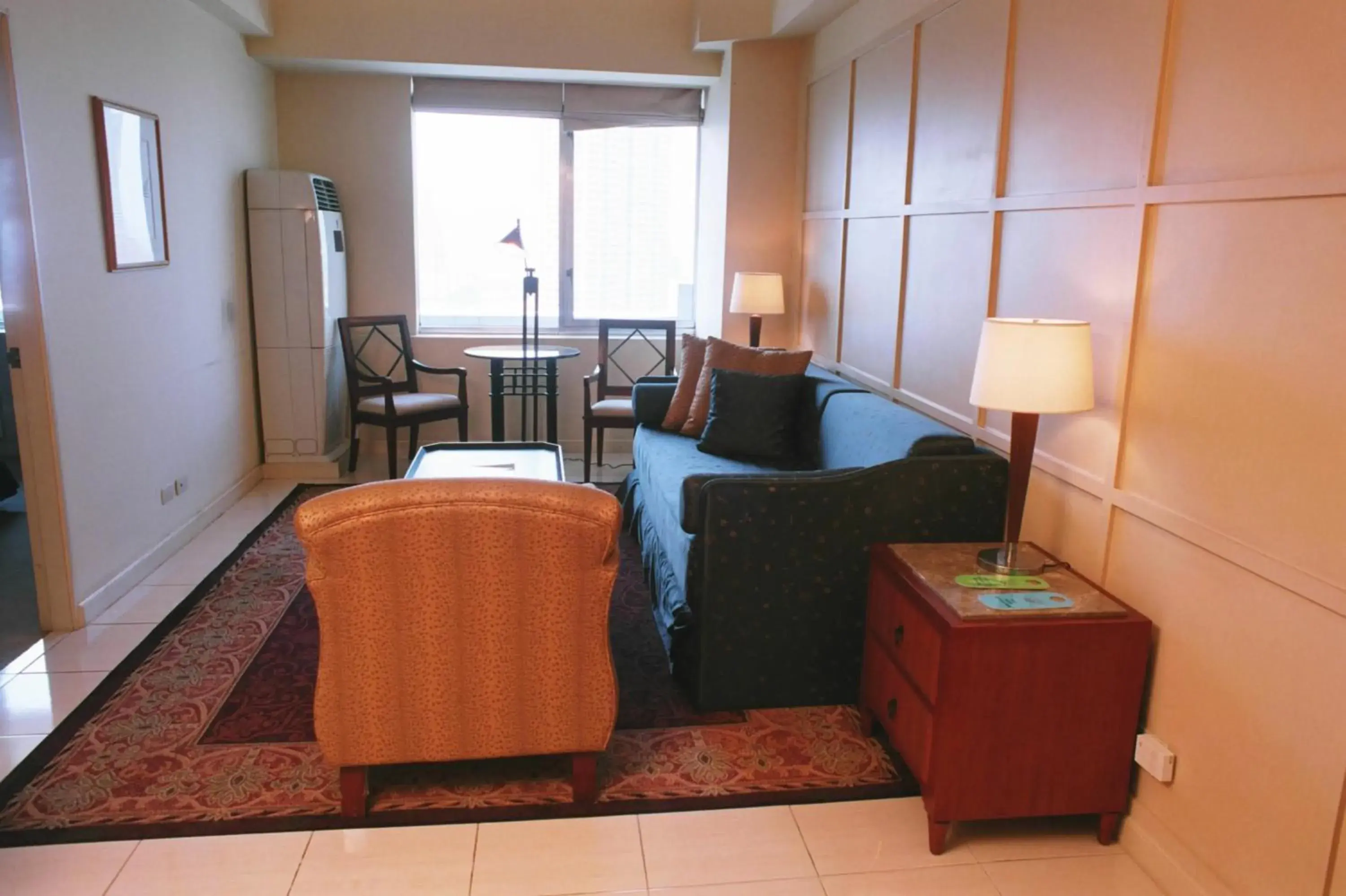 Living room, Seating Area in Pearl Manila Hotel