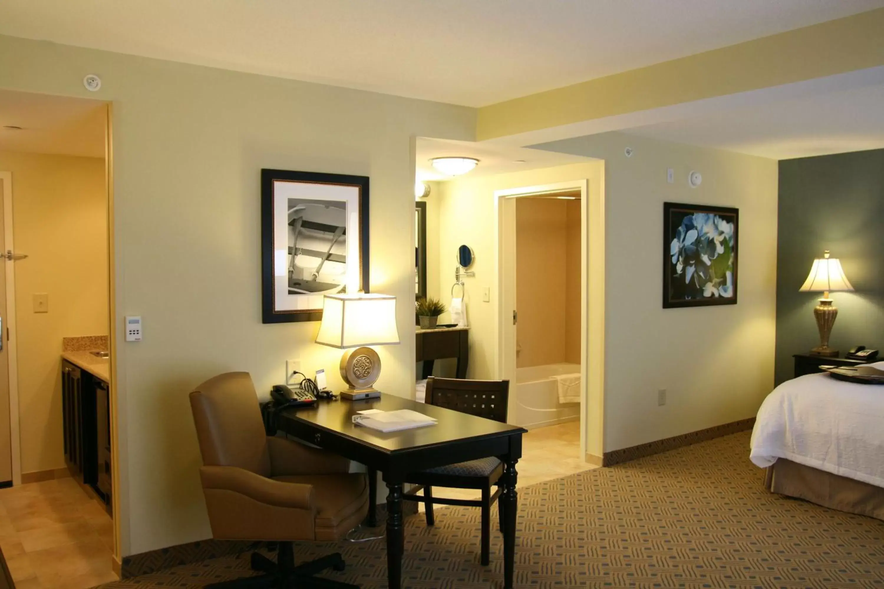 Living room, Dining Area in Hampton Inn Murrells Inlet/Myrtle Beach Area