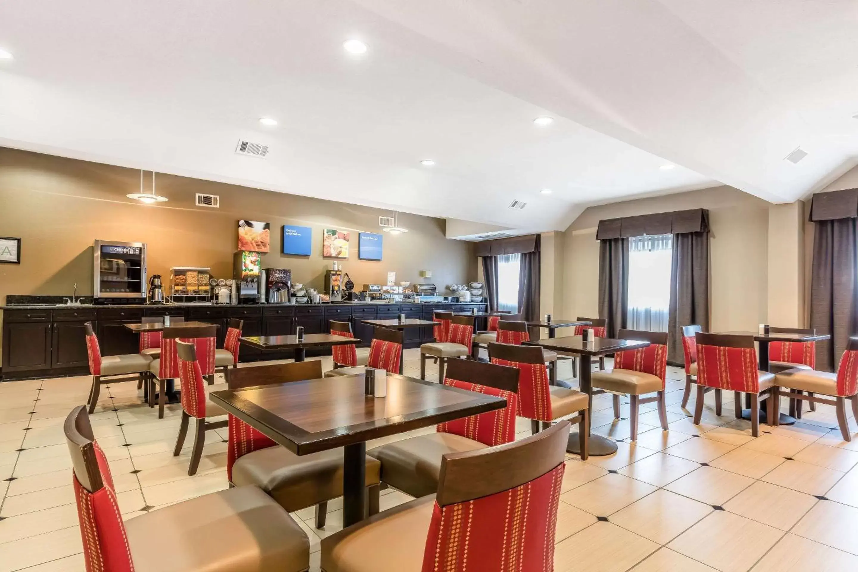 Restaurant/Places to Eat in Comfort Inn & Suites Crystal Inn Sportsplex Gulfport