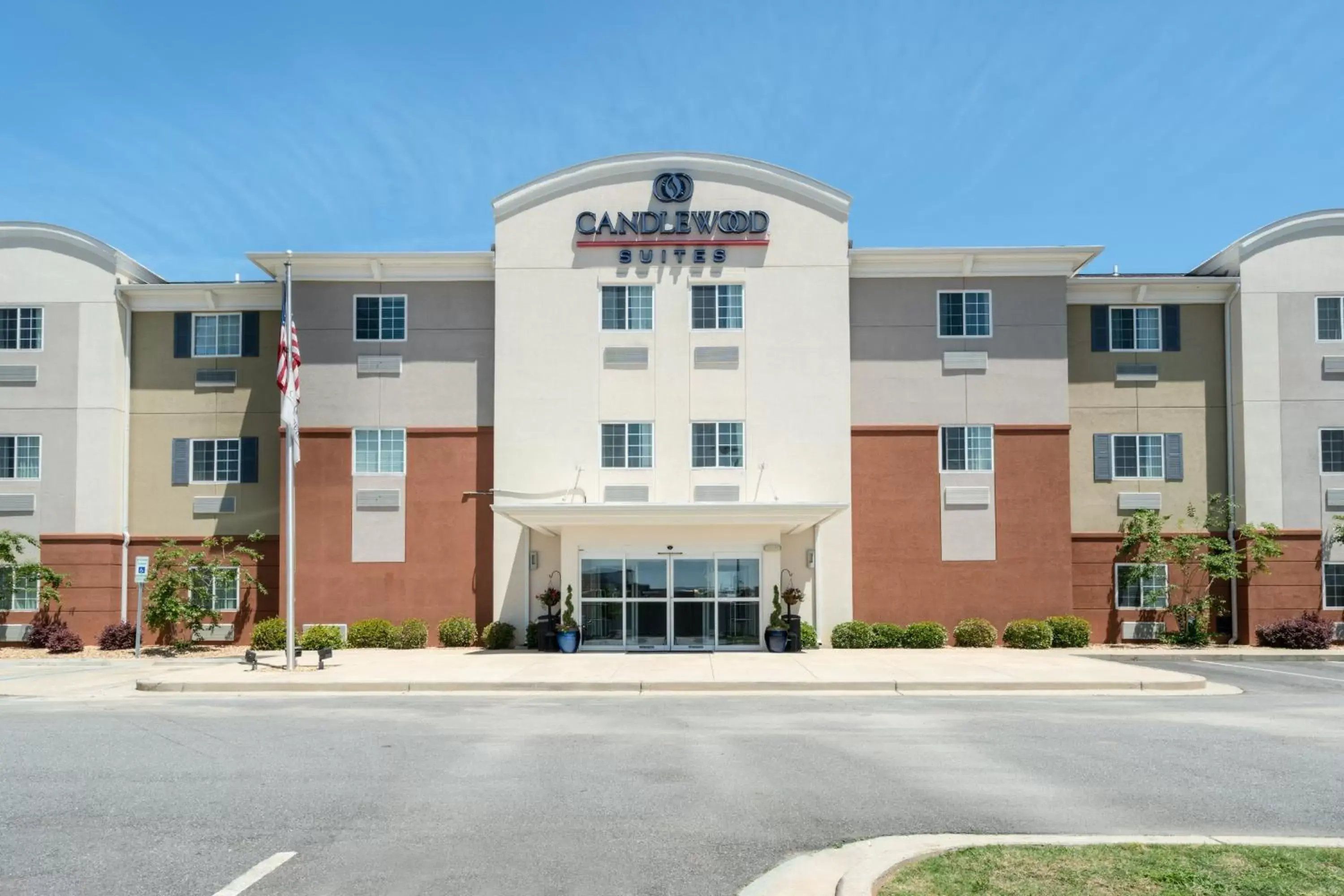 Property building in Candlewood Suites Auburn, an IHG Hotel