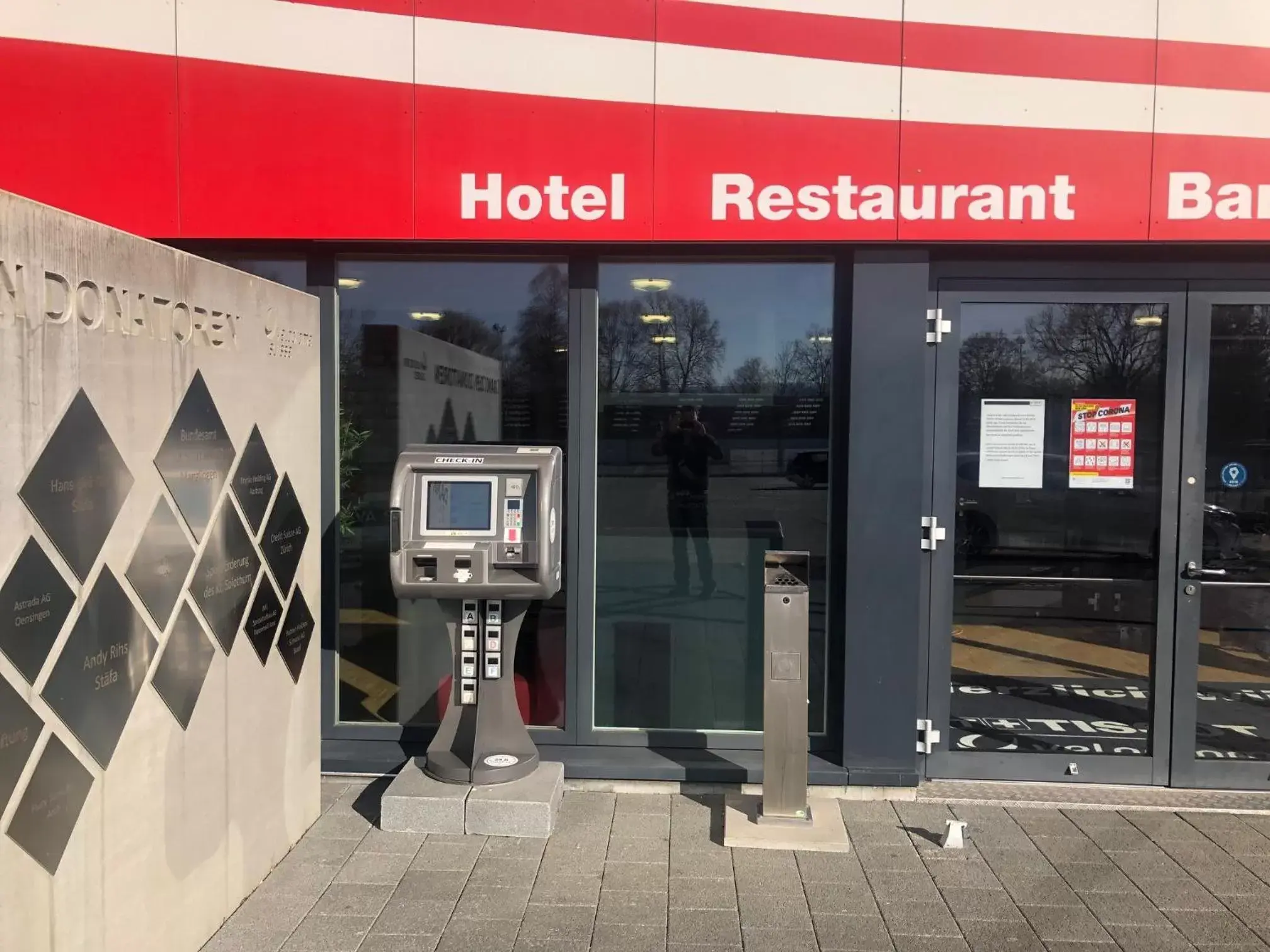 Facade/entrance in Hotel Tissot Velodrome