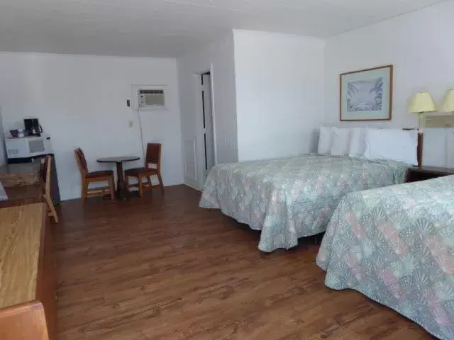 Photo of the whole room in Swell Motel