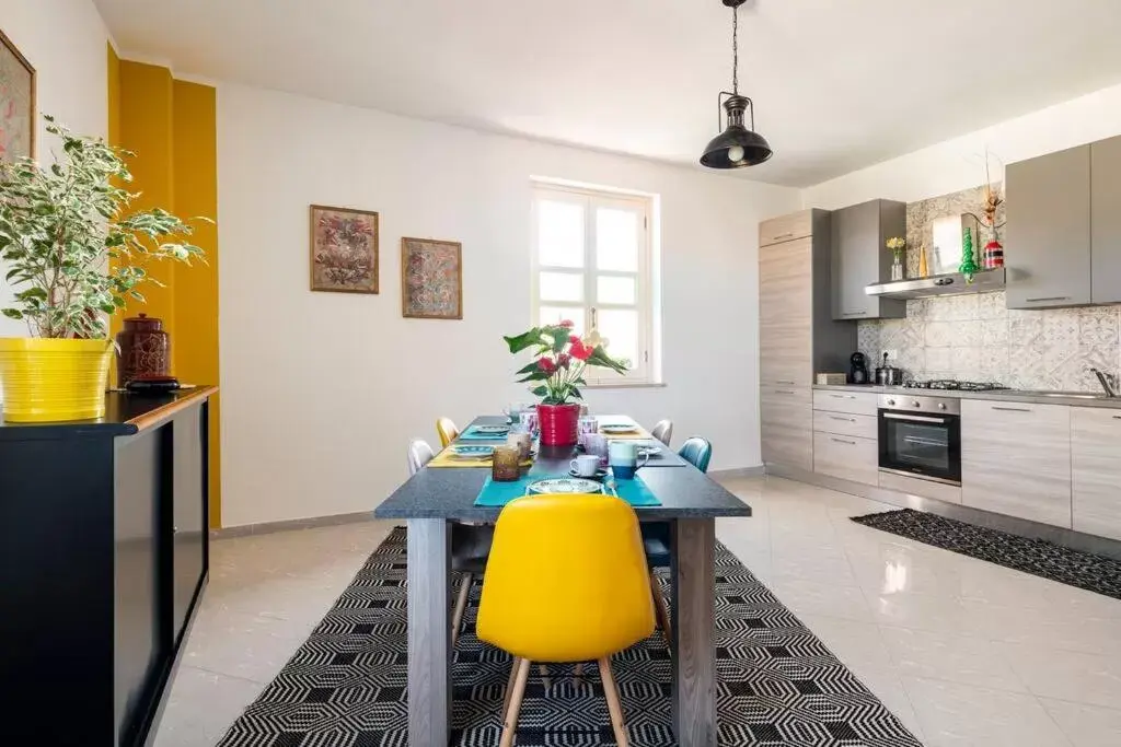 Kitchen or kitchenette, Dining Area in A Casa di Gi