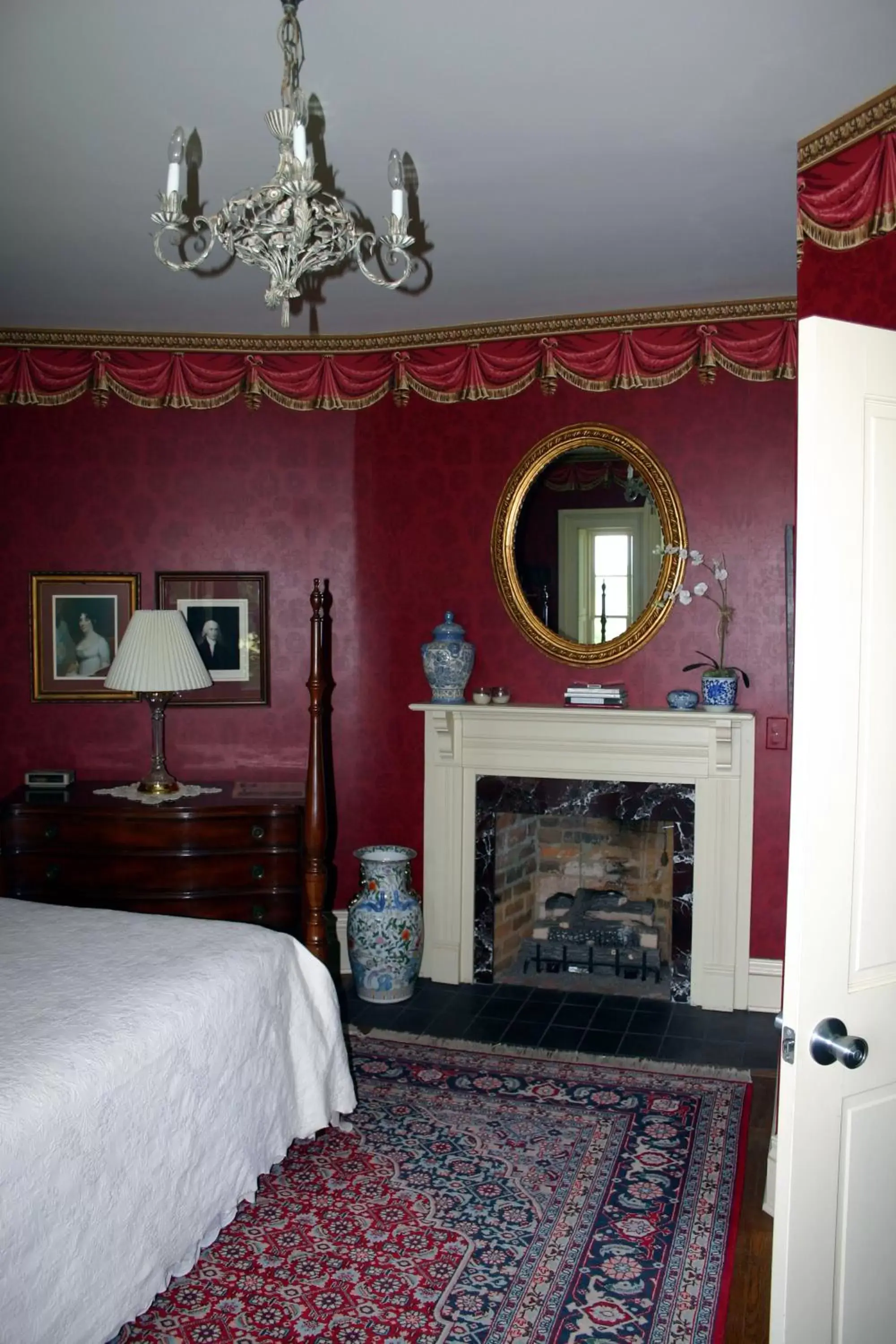 Bed in Mayhurst Estate