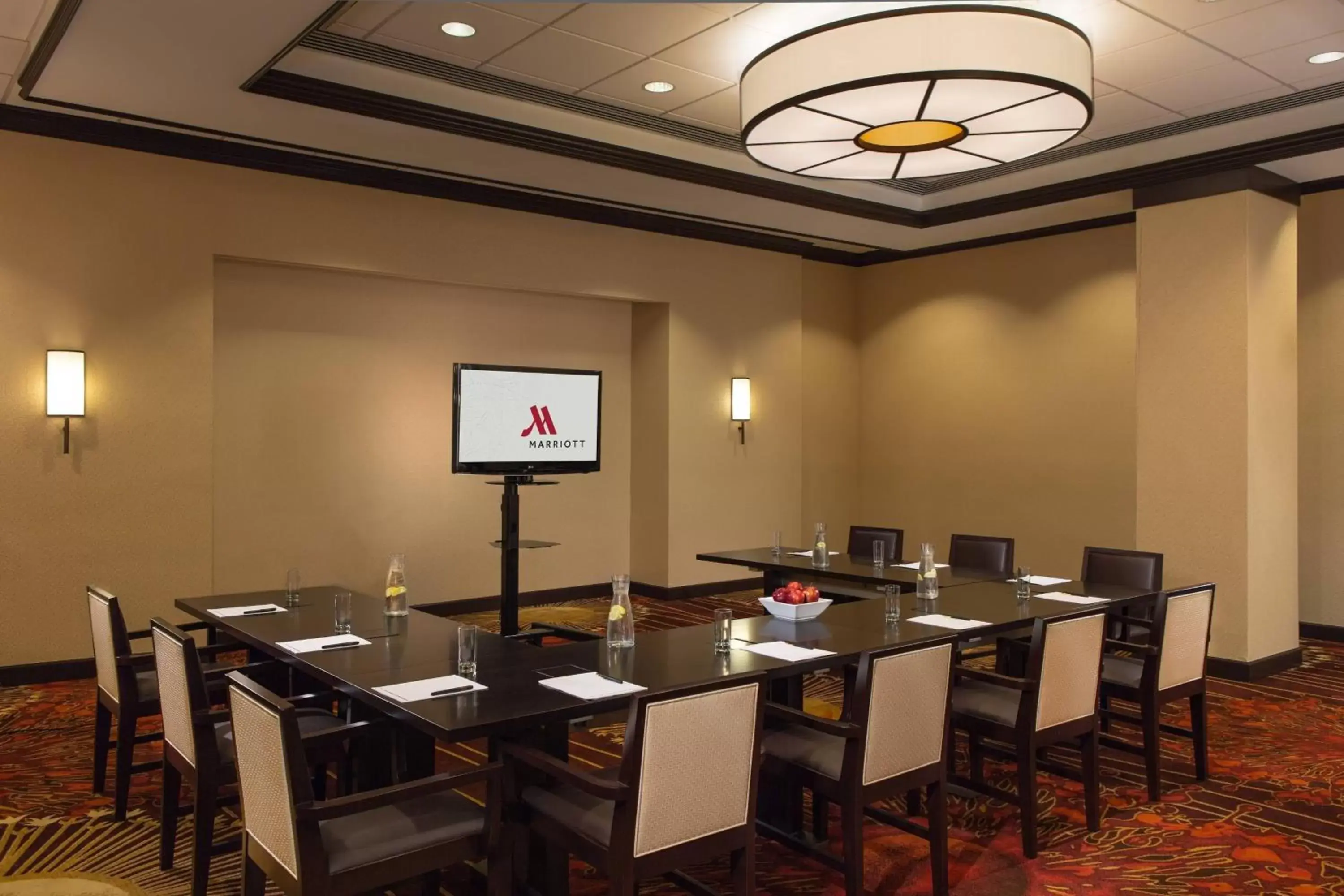 Meeting/conference room, Restaurant/Places to Eat in Crystal City Marriott at Reagan National Airport