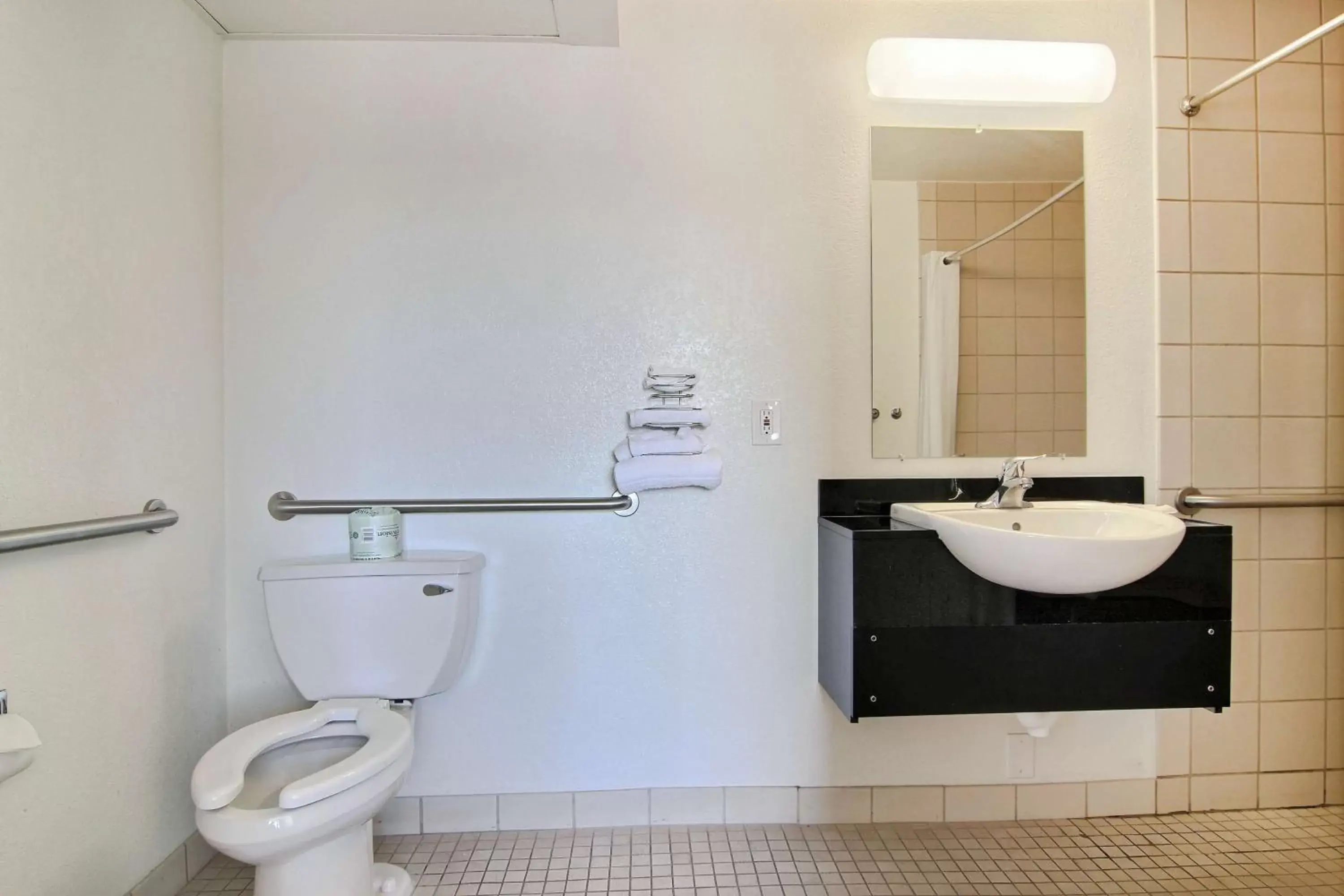 Toilet, Bathroom in Motel 6-Farmington, NM