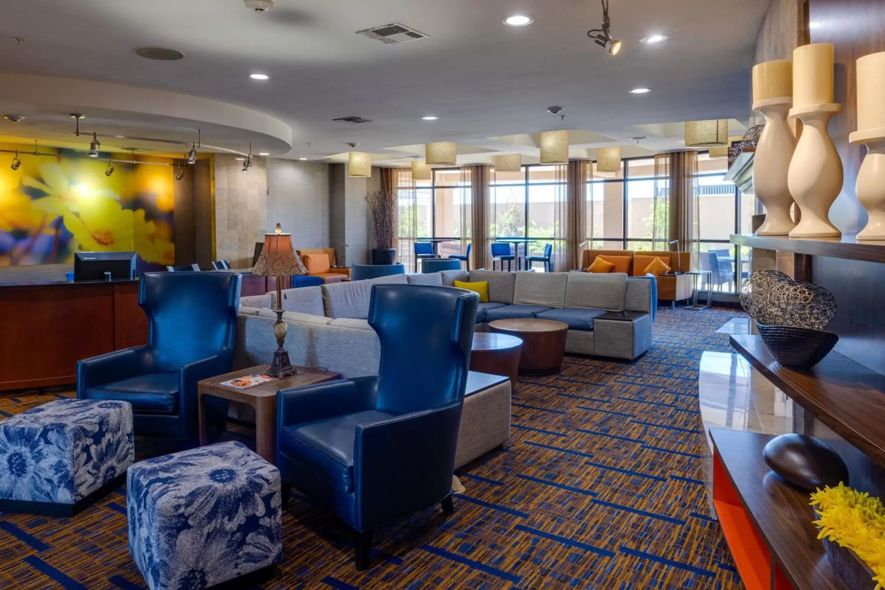 Lounge or bar in Courtyard by Marriott Oklahoma City North/Quail Springs