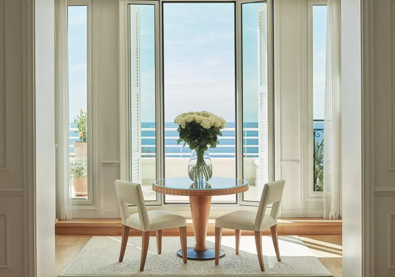 Living room in Grand-Hôtel du Cap-Ferrat, A Four Seasons Hotel