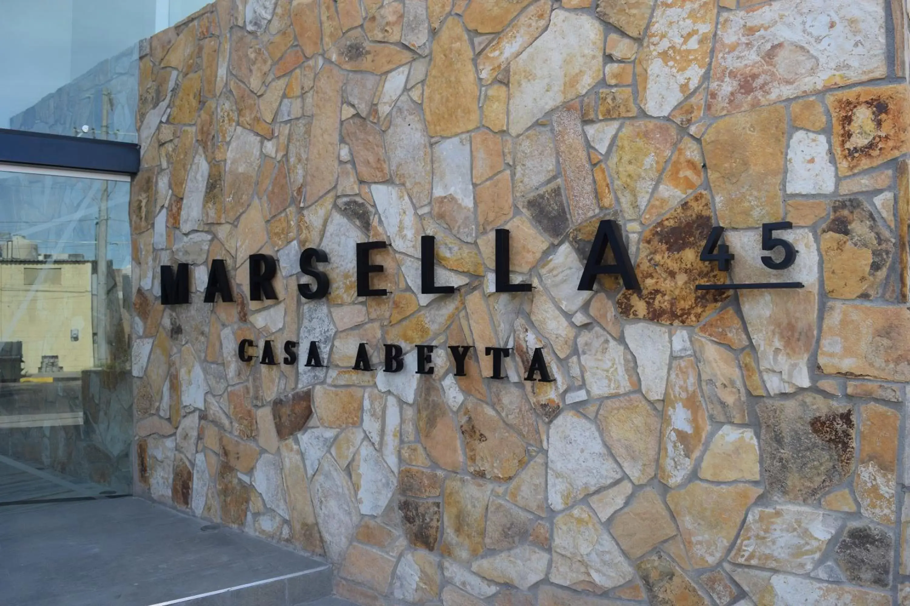 Property building, Property Logo/Sign in Marsella 45