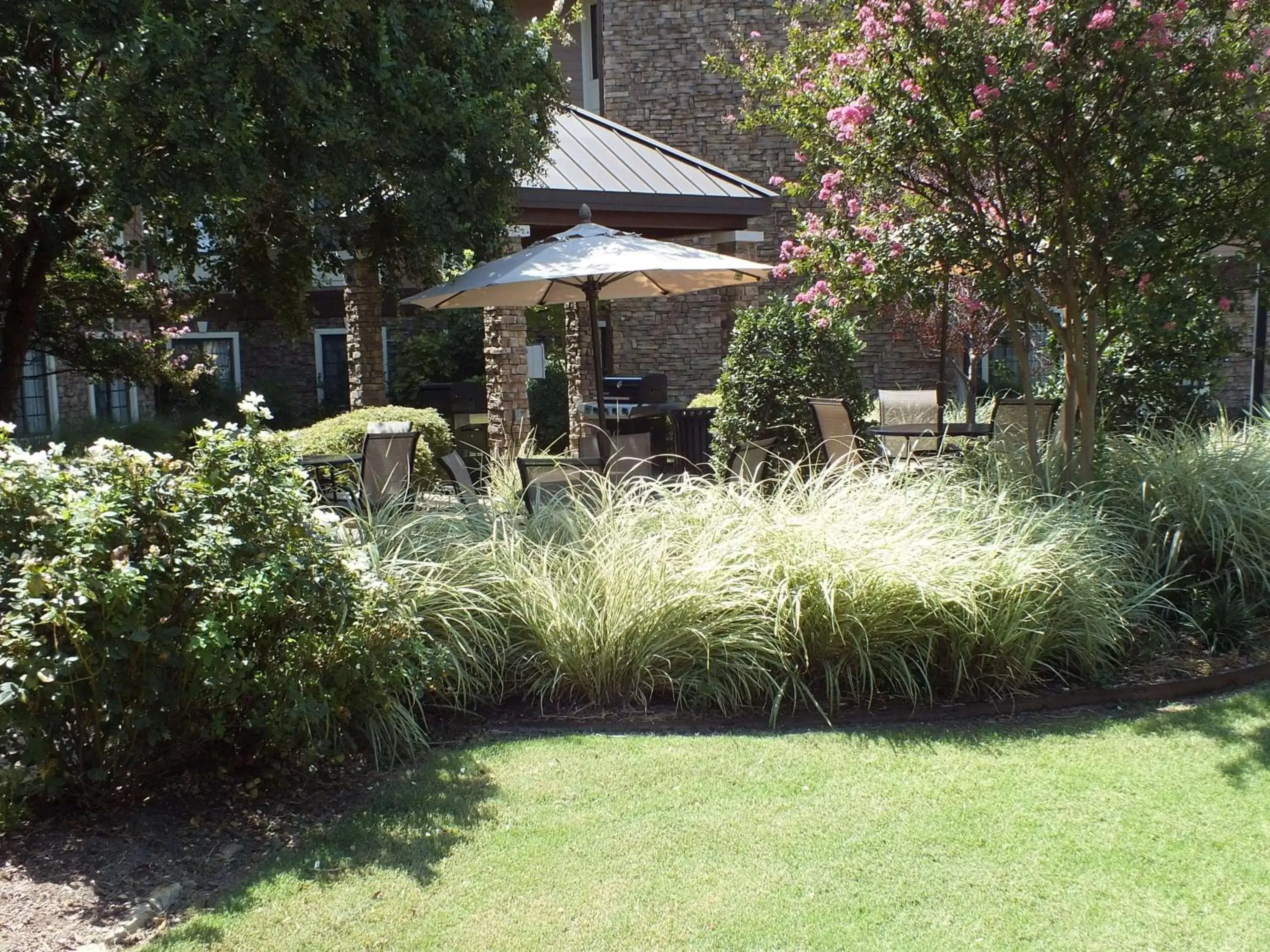 Property building, Garden in Sonesta ES Suites Dallas - Las Colinas