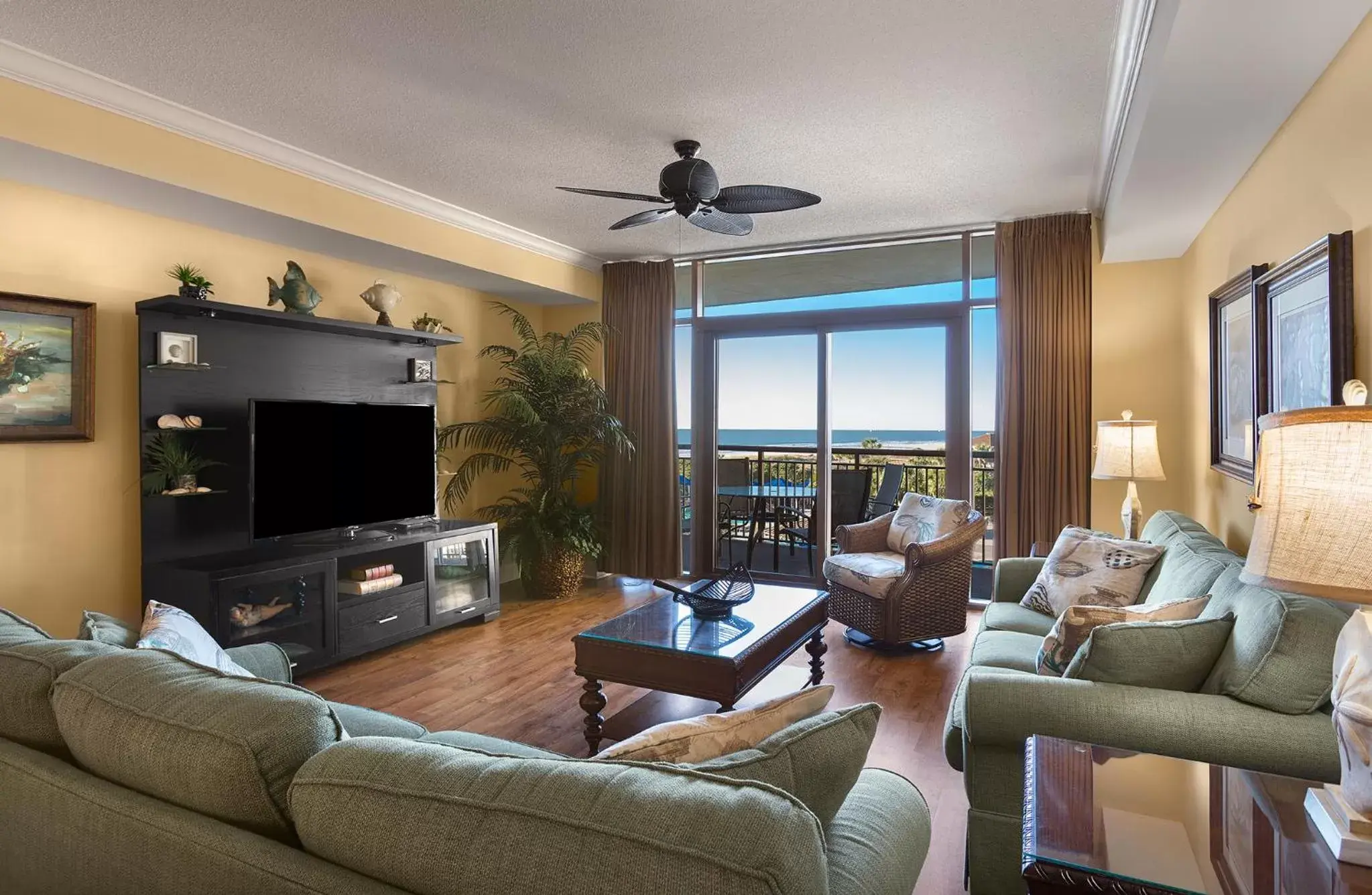 Living room, Seating Area in North Beach Resort & Villas