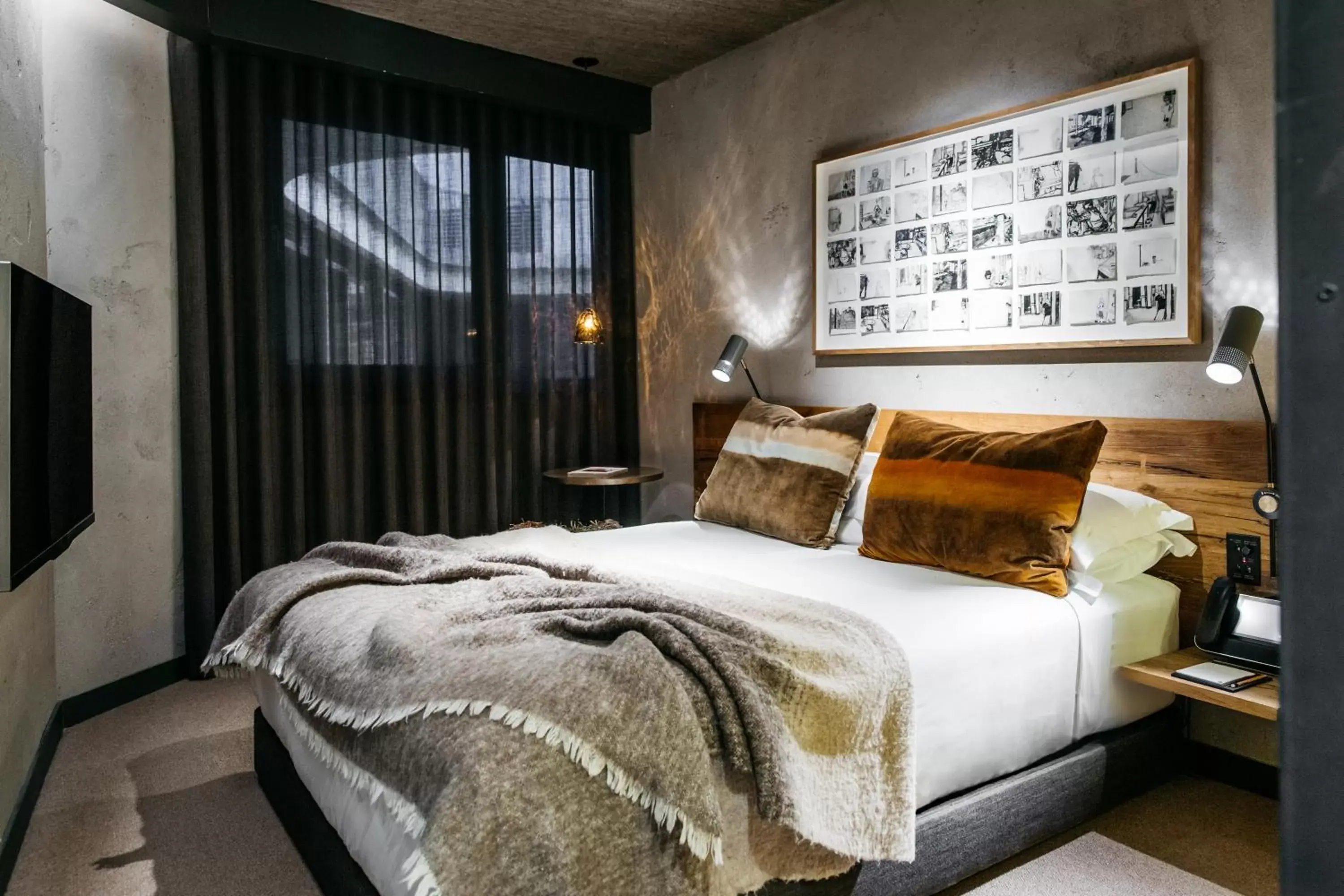 Bed, Room Photo in Ovolo Nishi