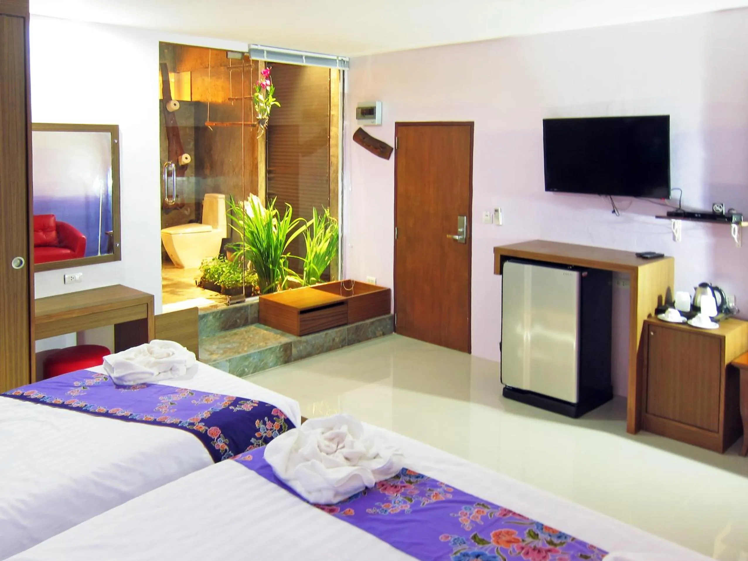 Bedroom, Bed in Forest Bungalows & Mama's Restaurant