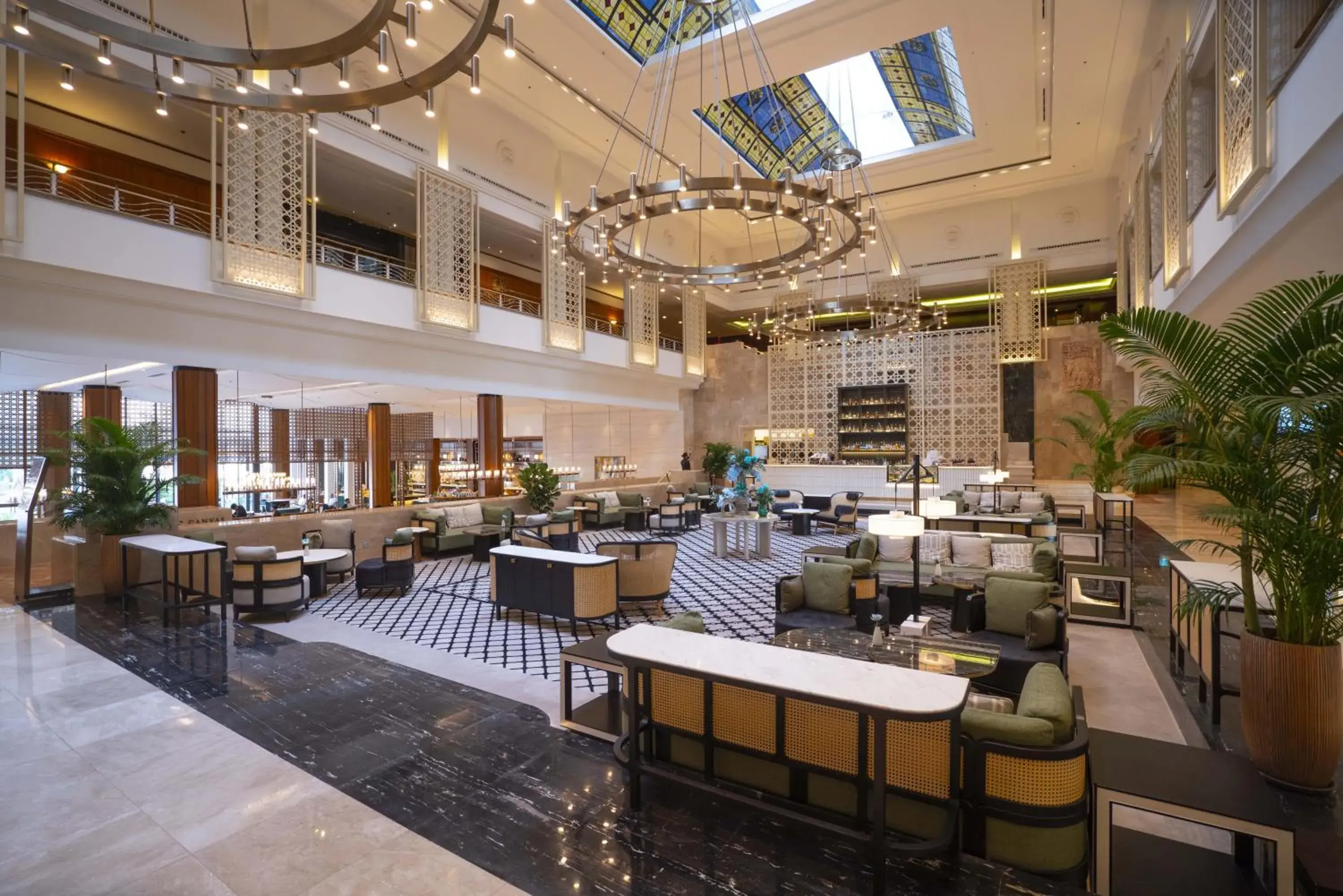 Lounge or bar, Restaurant/Places to Eat in Lotte Hotel Saigon