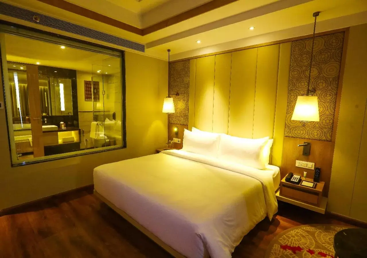 Bedroom, Bed in Radisson Bhopal