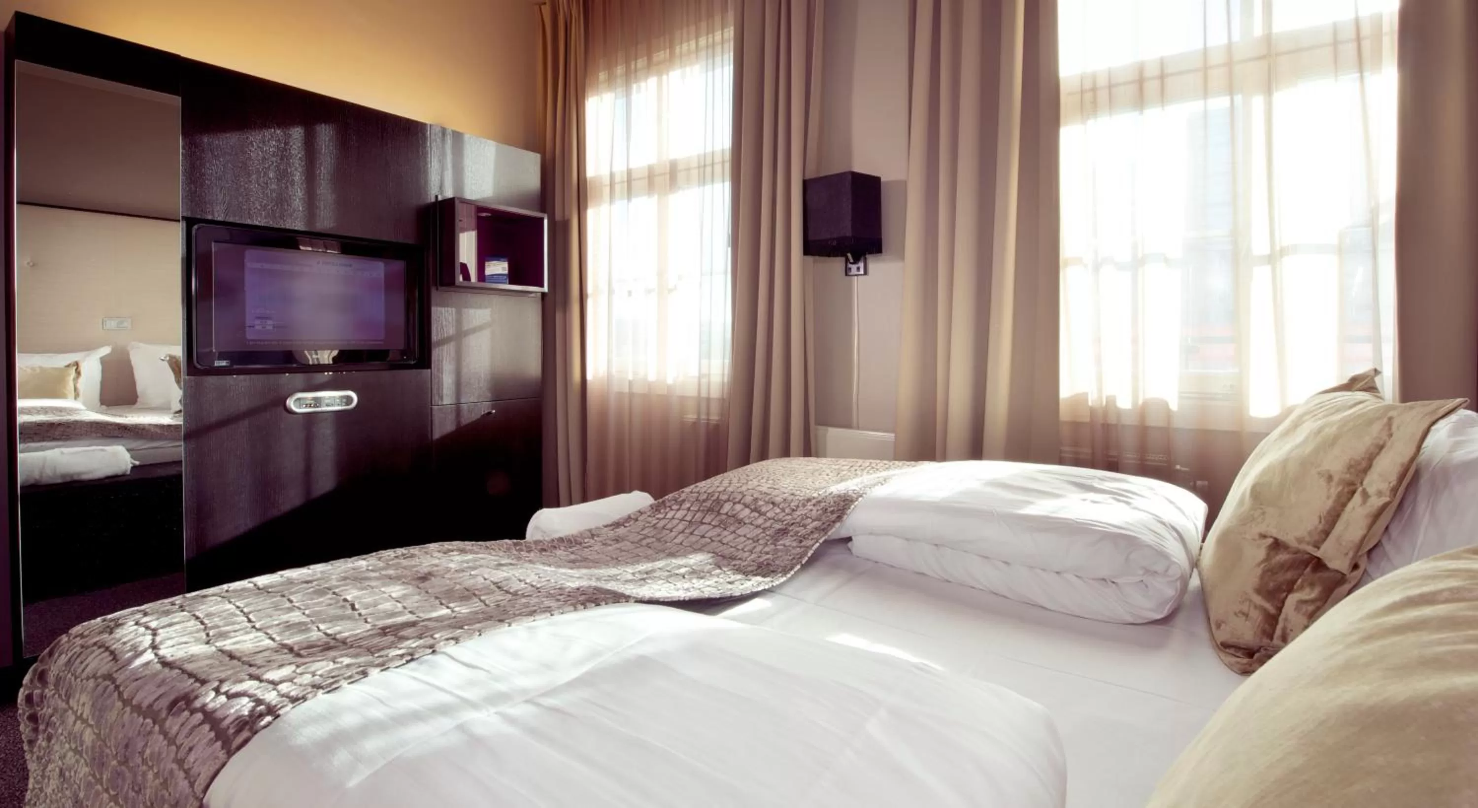 Bed in Home Hotel Folketeateret