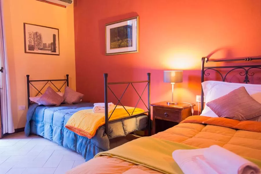 Bed in Florence Decamerone B&B