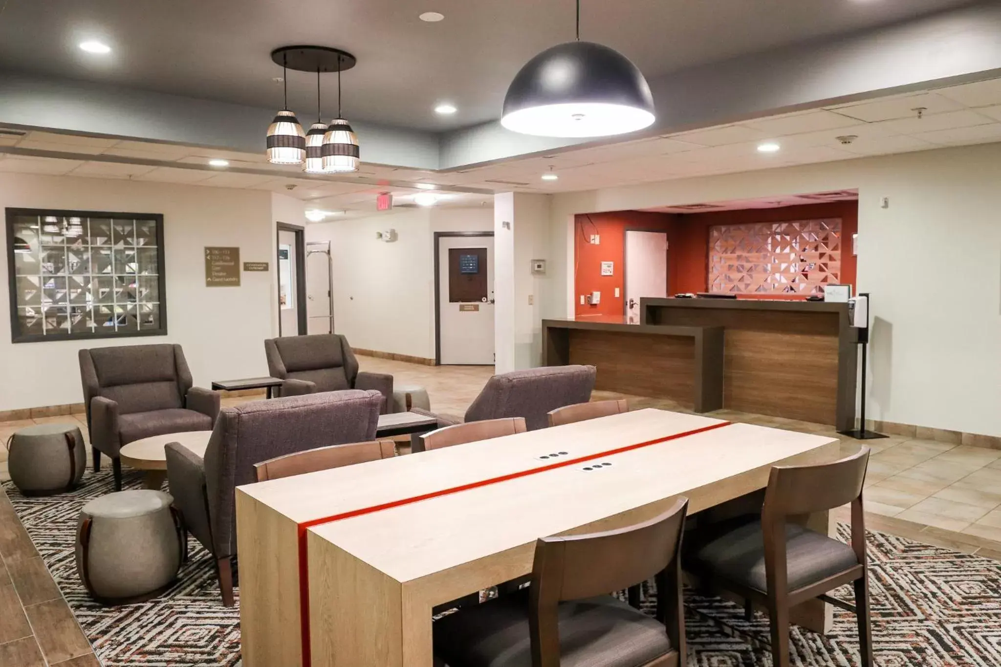 Property building, Lounge/Bar in Candlewood Suites Richmond Airport, an IHG Hotel