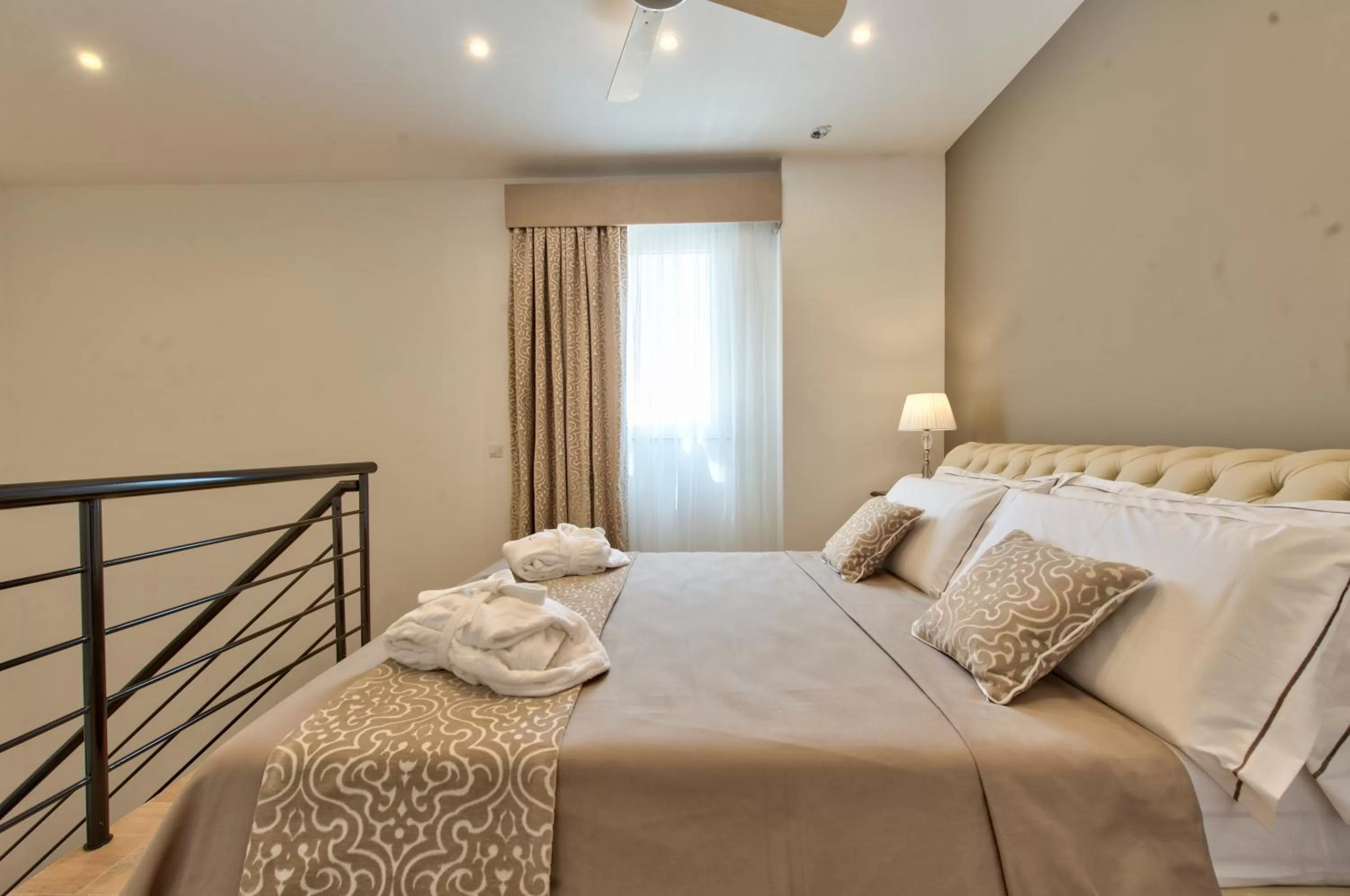 Bedroom, Bed in Palazzo Violetta