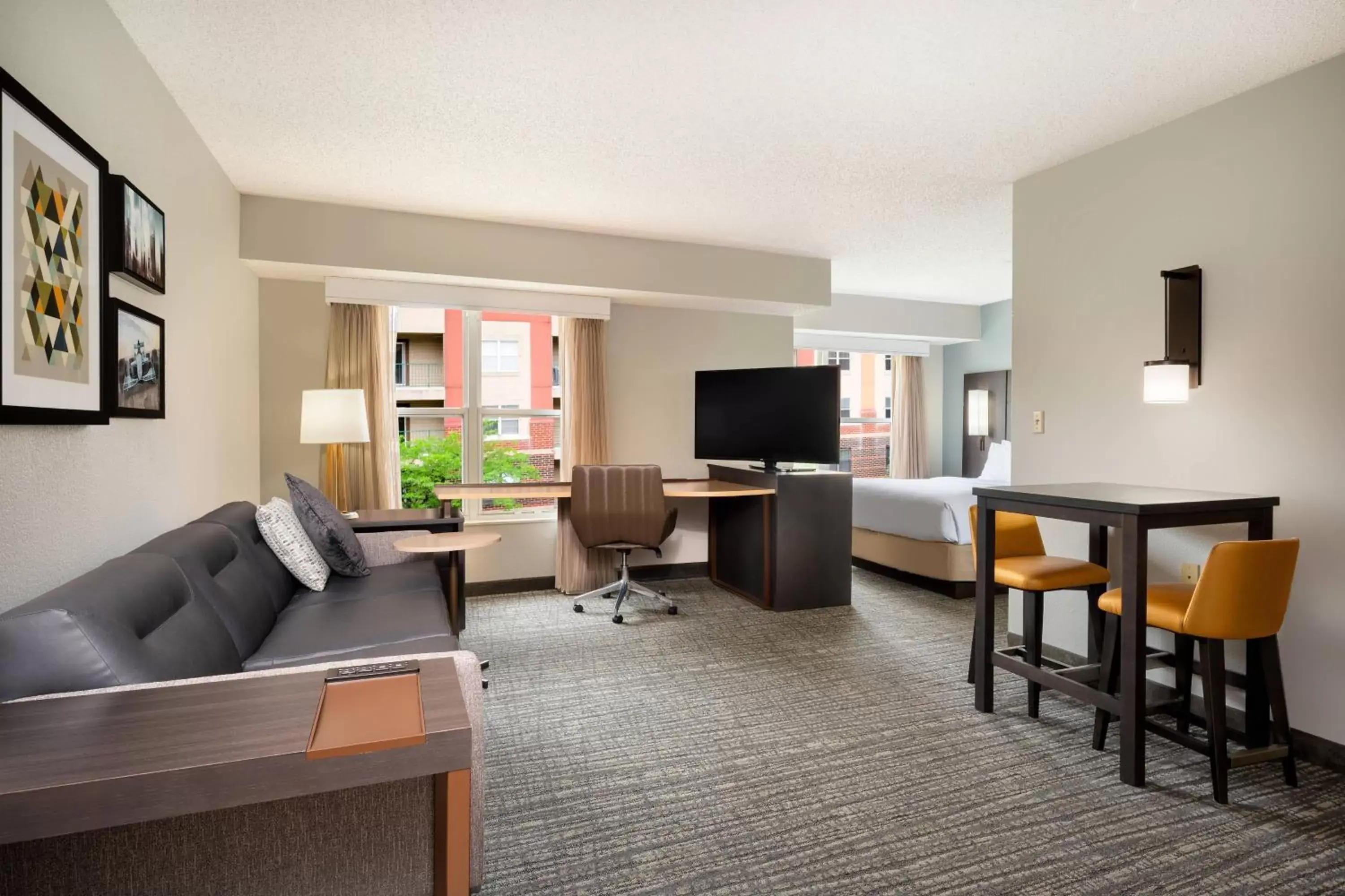 Photo of the whole room, Seating Area in Residence Inn Indianapolis Downtown on the Canal