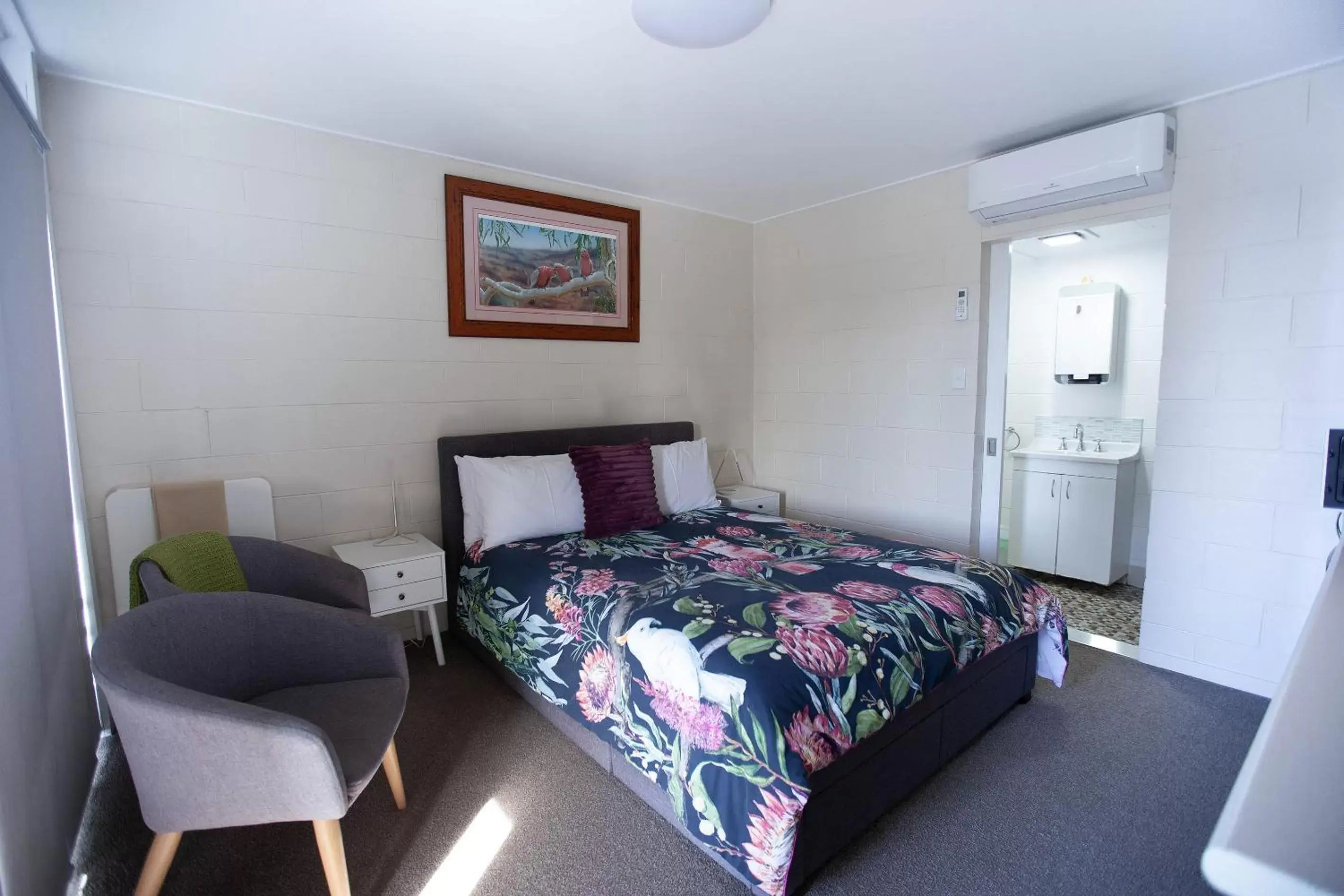 Bed in Tuross Head Motel