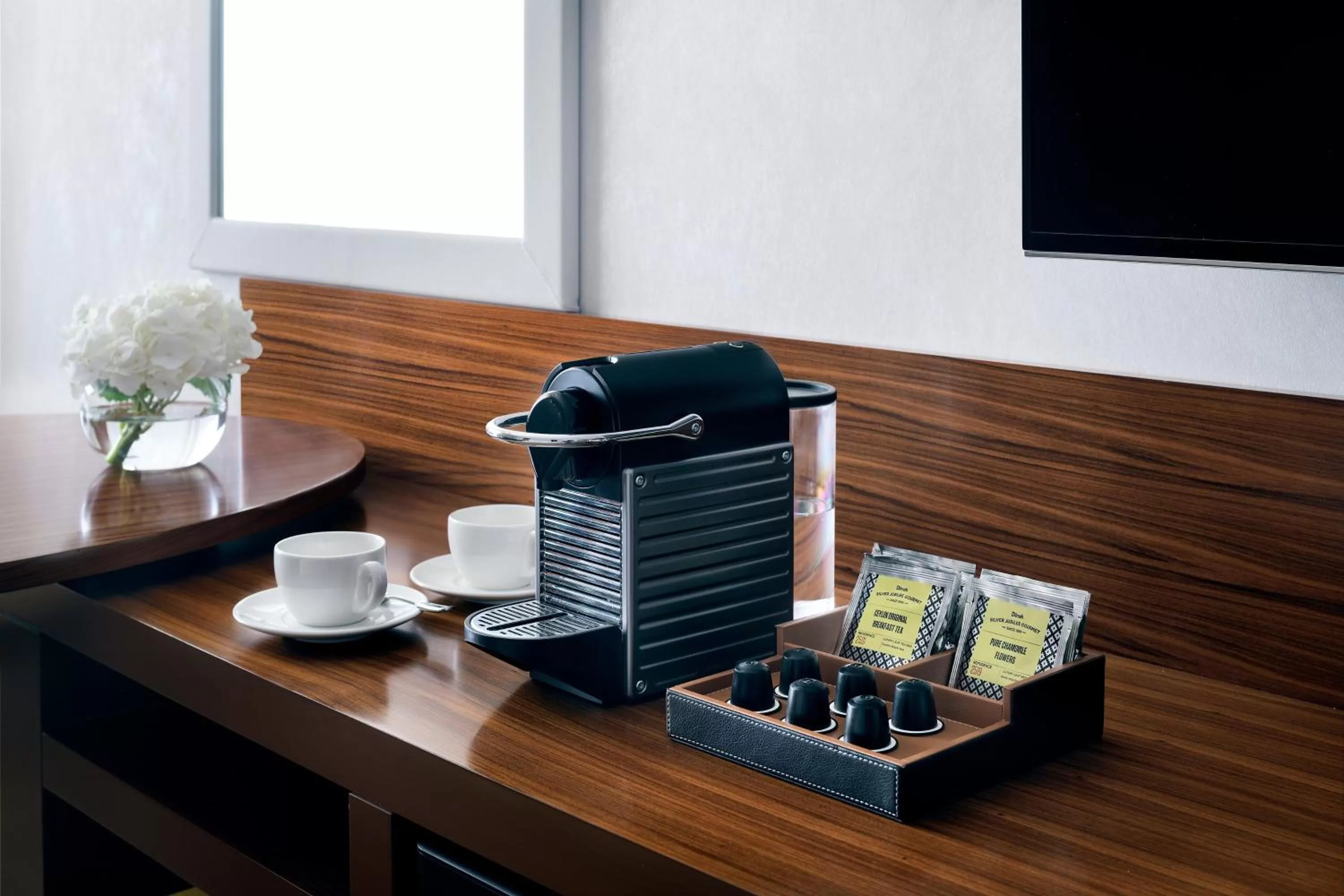 Photo of the whole room in InterContinental Bahrain by IHG