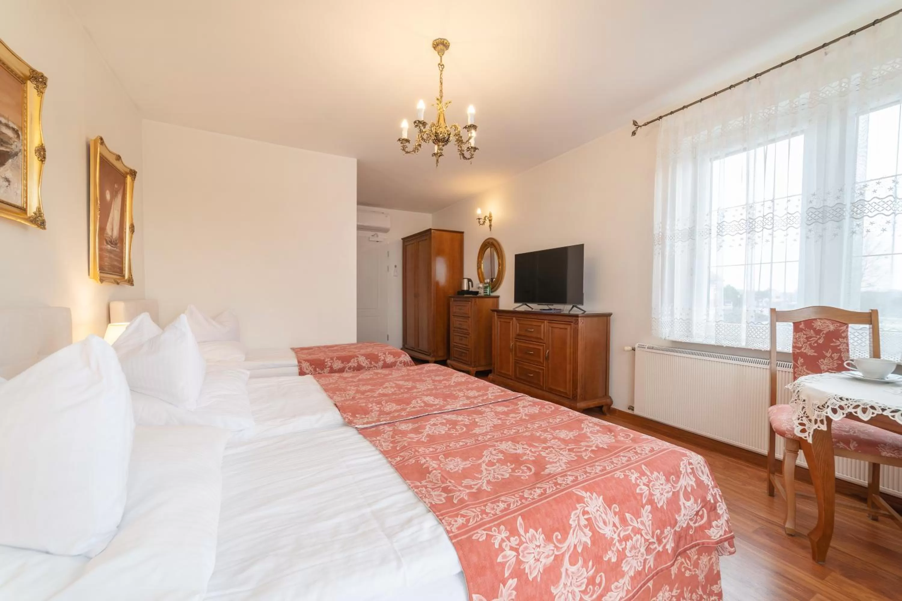 Bed in Pensjonat & Restauracja Admirał