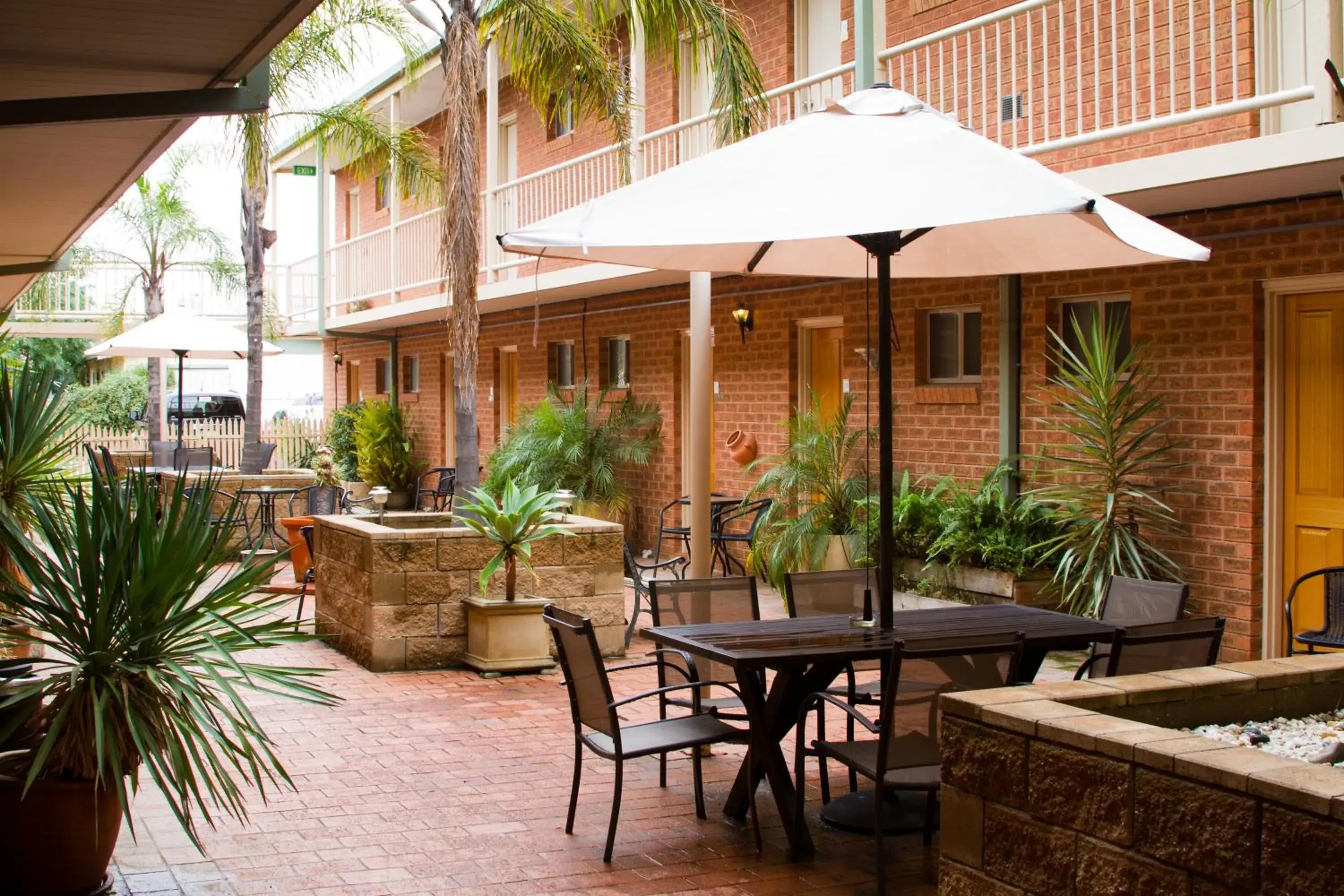 Garden, Restaurant/Places to Eat in Central Yarrawonga Motor Inn