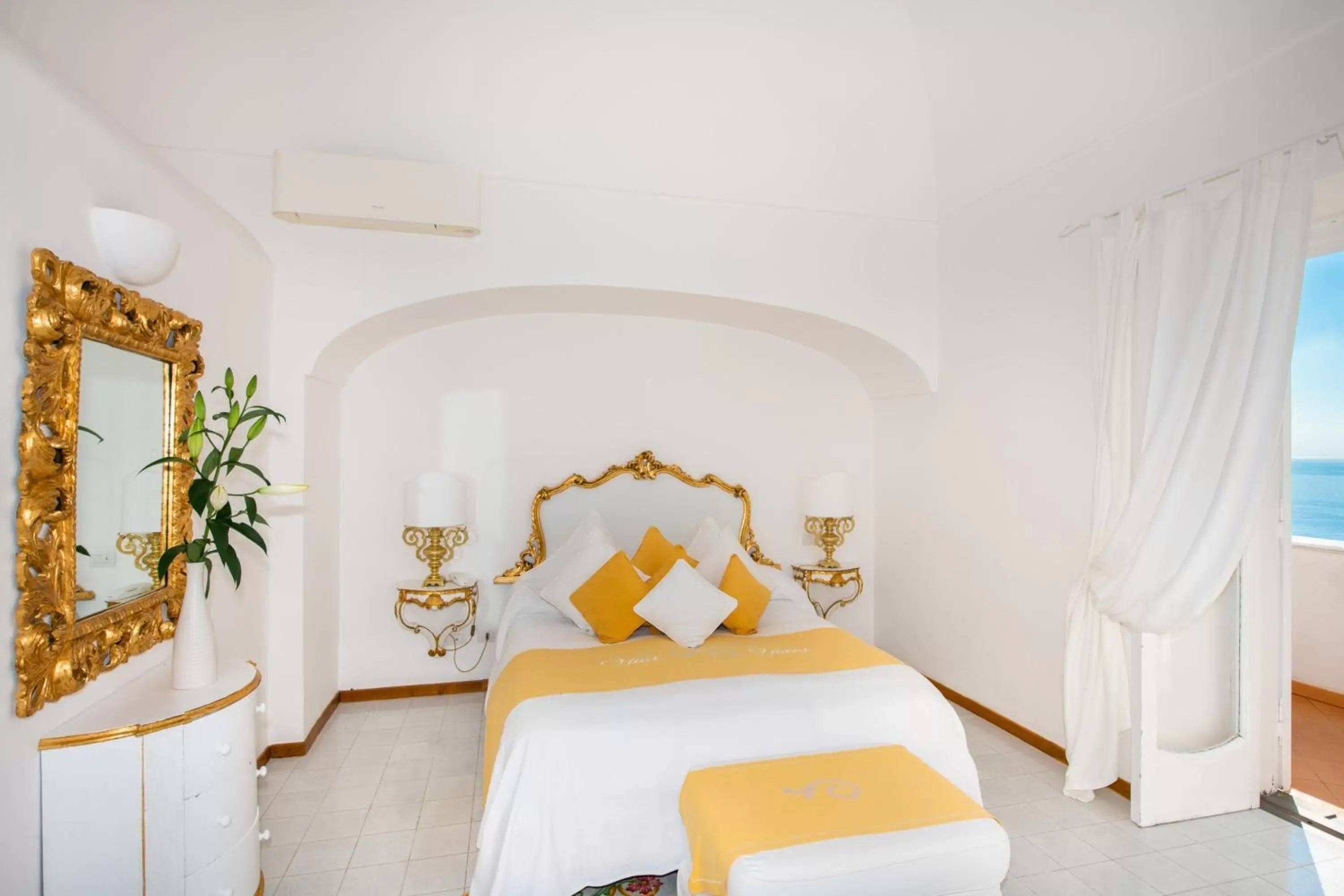 Bed in Villa Yiara